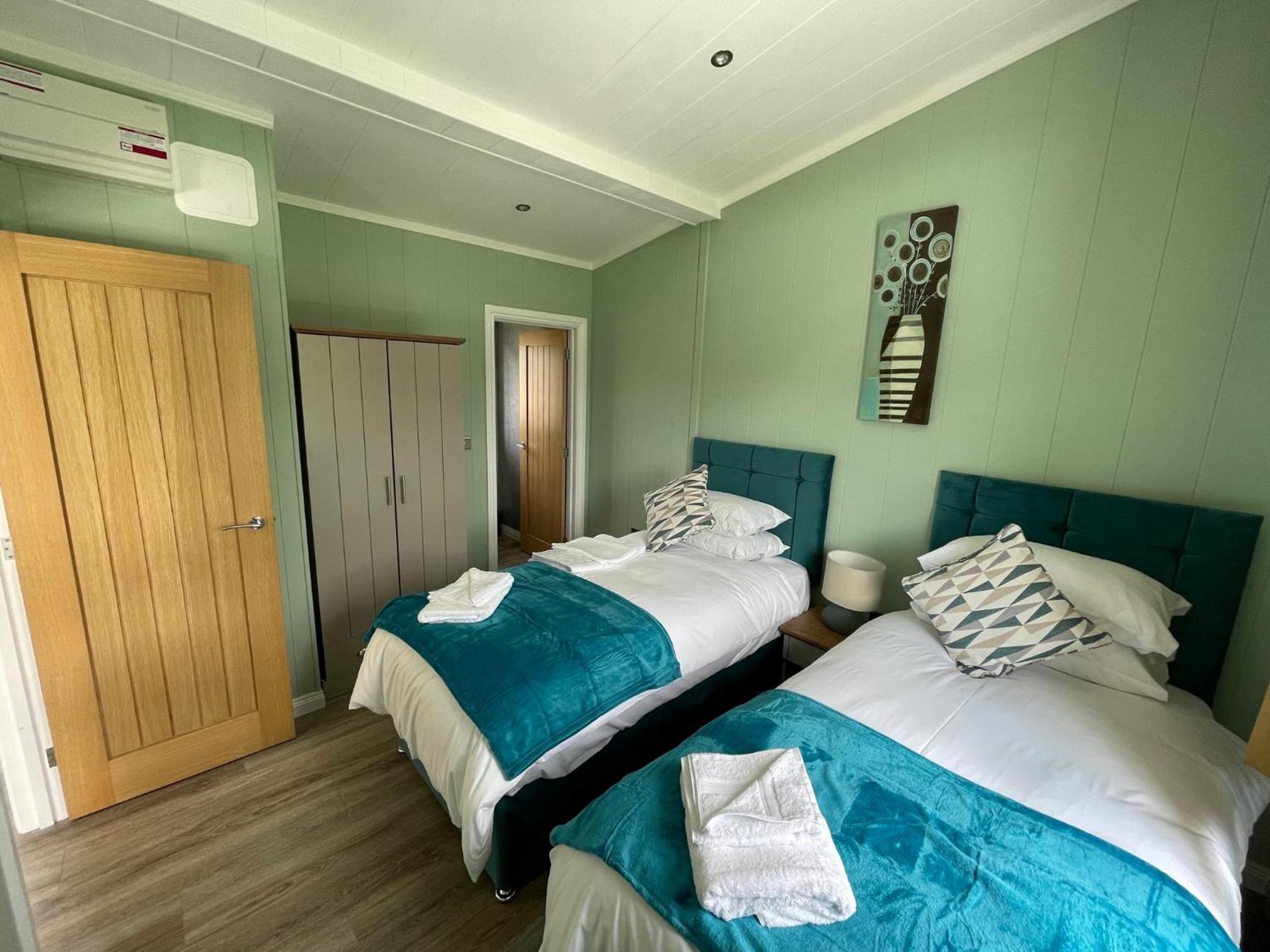 Canaston Waterside Lodges