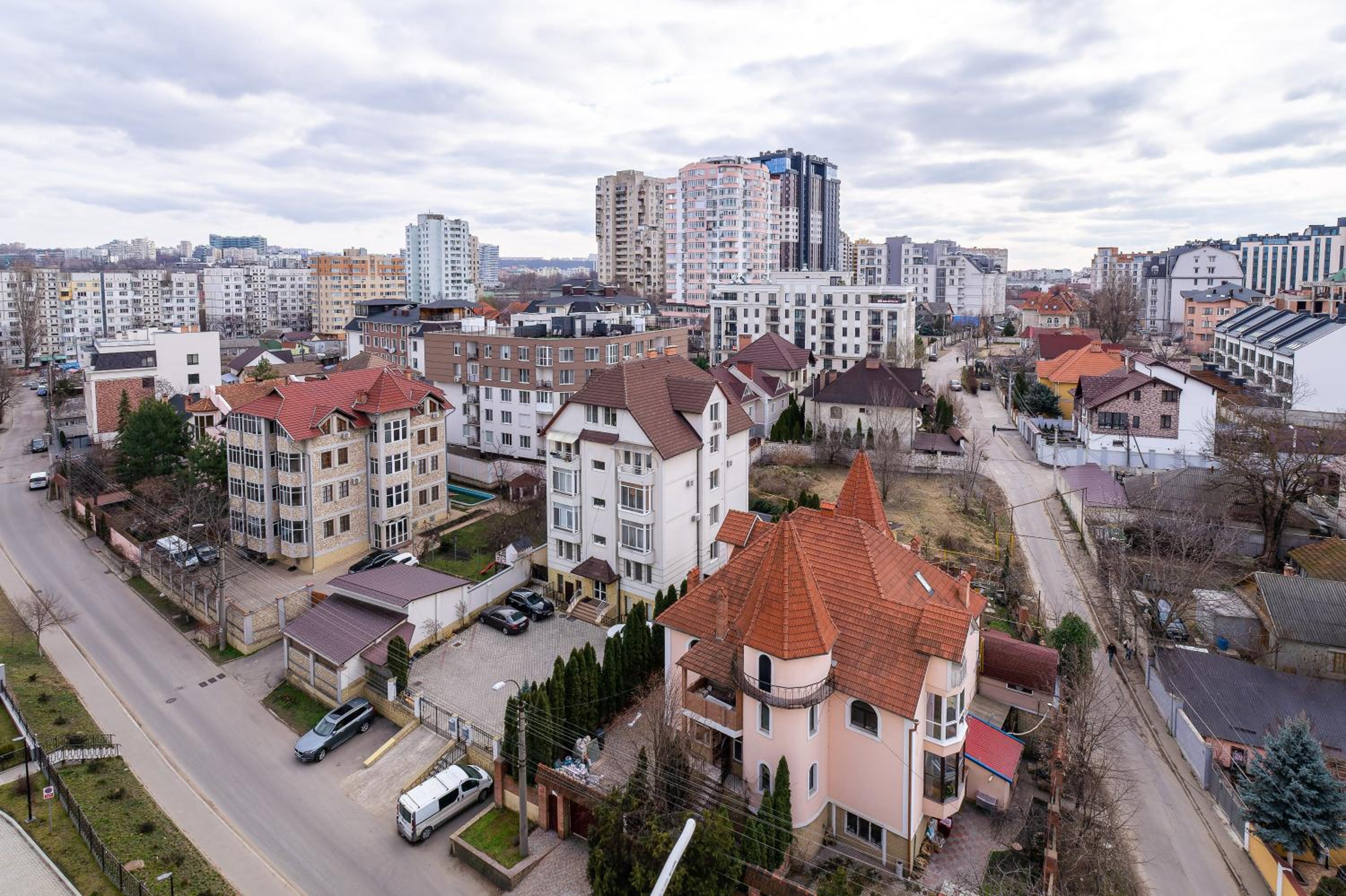 Premium Apartment Chisinau view 5