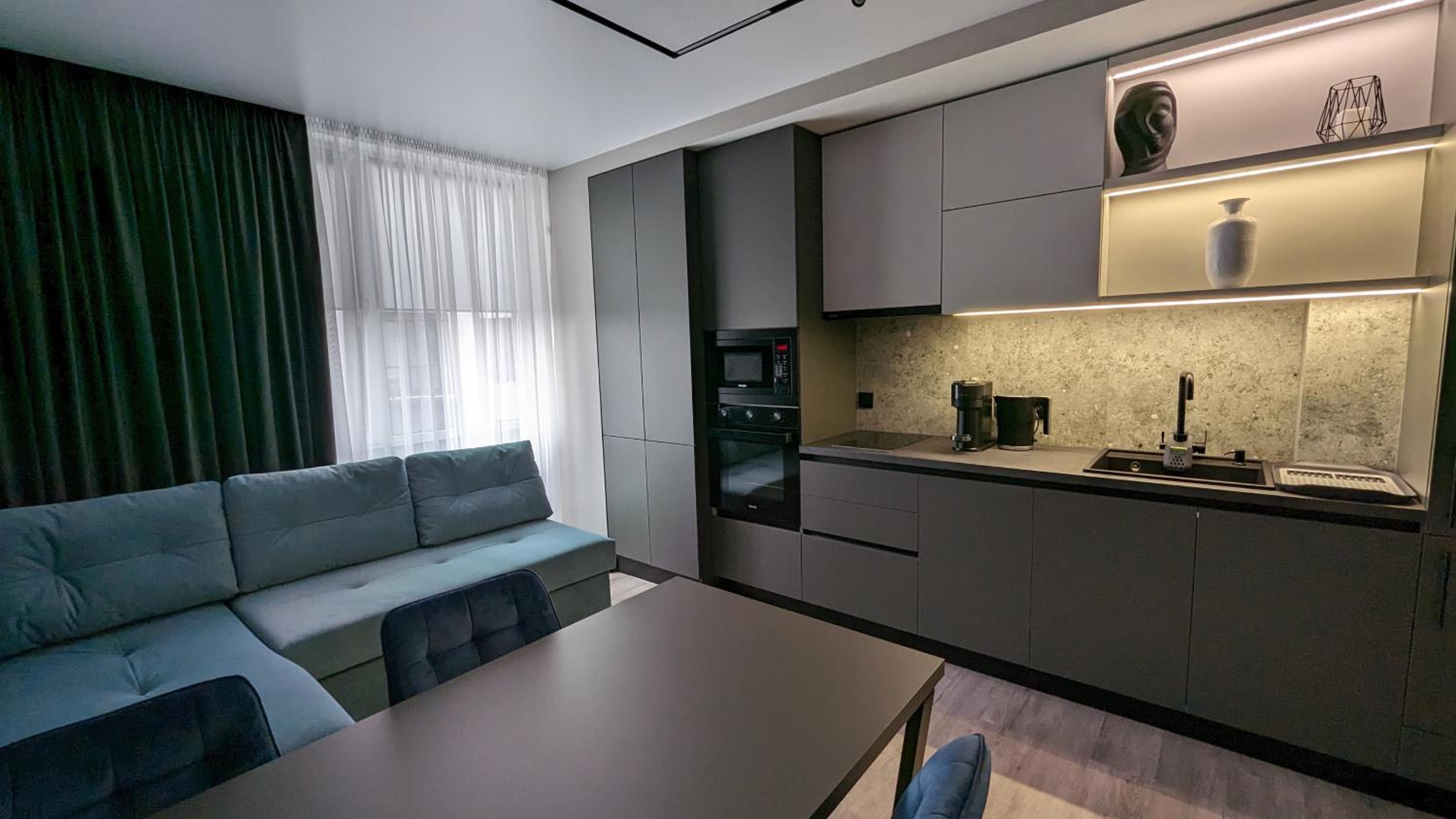 AVENUE APARTMENTS