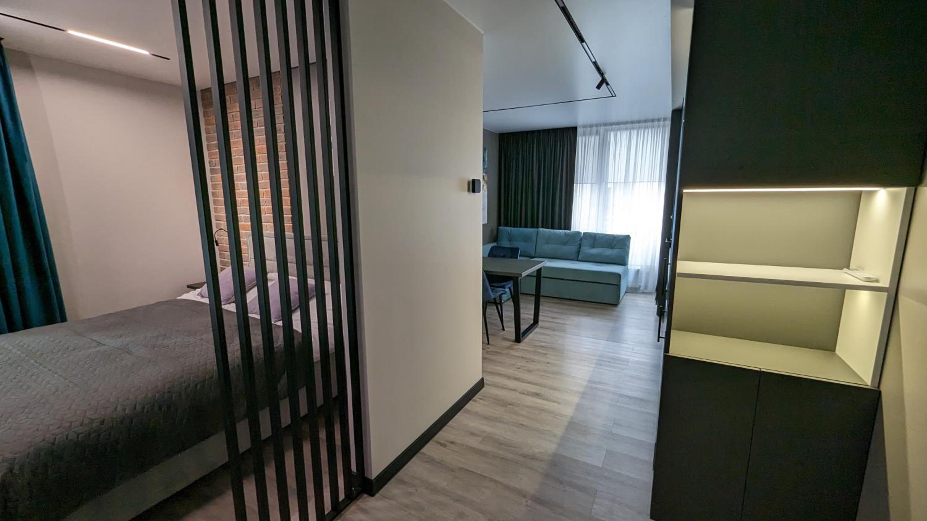 AVENUE APARTMENTS