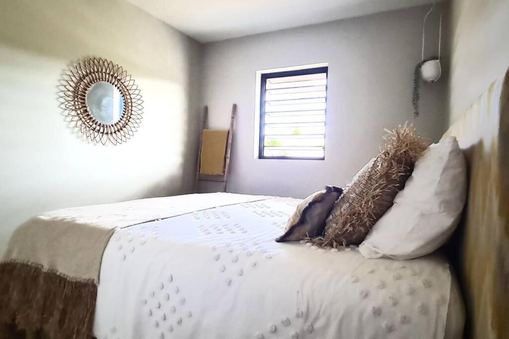 Boutique apartment with PRIVATE POOL, near Jan Thiel & Mambo beach, 2 bedrooms & gated community