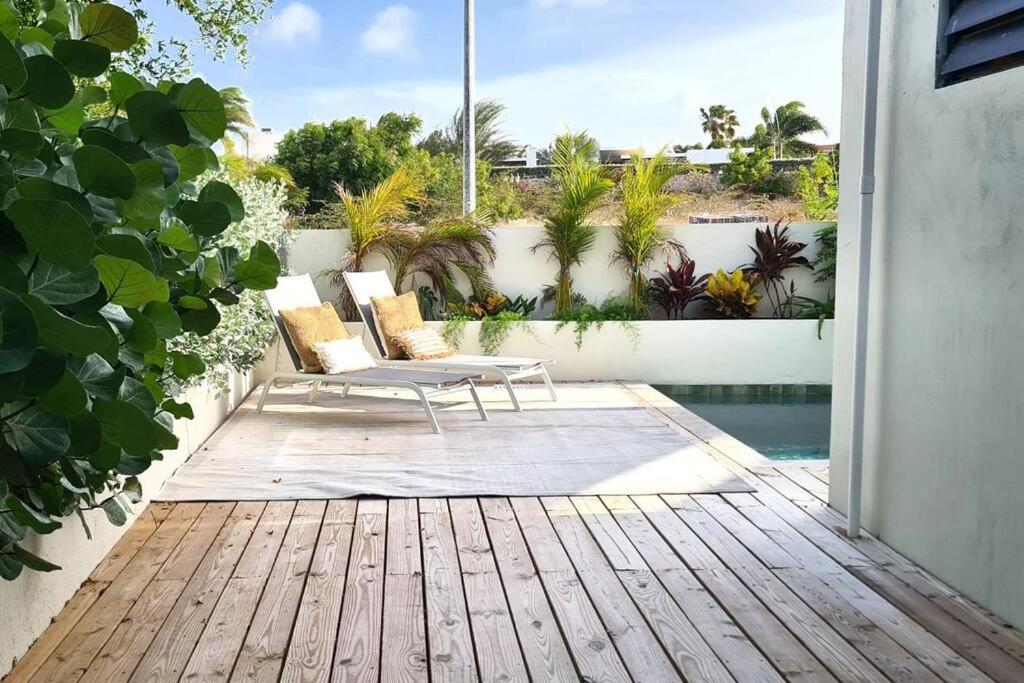 Boutique apartment with PRIVATE POOL, near Jan Thiel & Mambo beach, 2 bedrooms & gated community