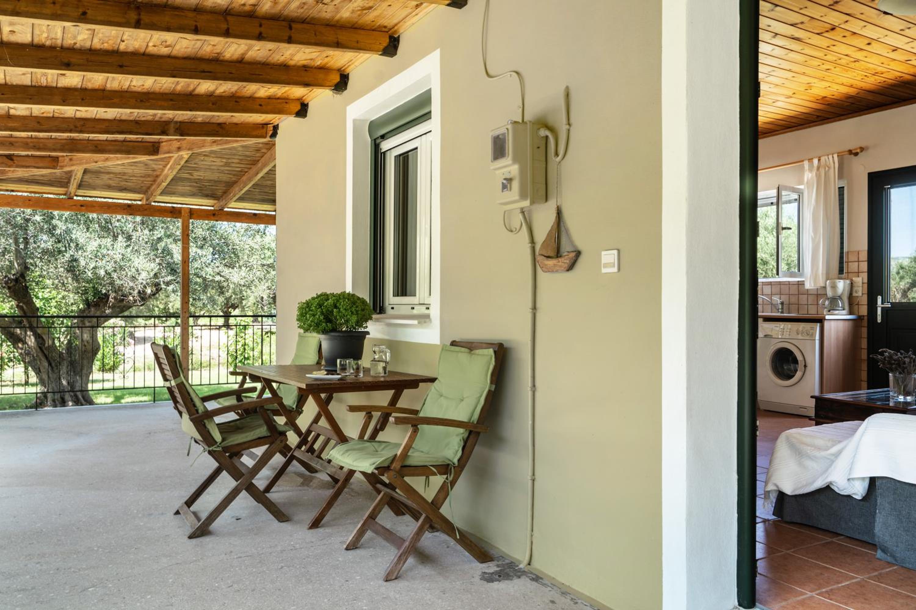 Ktima Dilberaki en Lixouri — balance & terrace