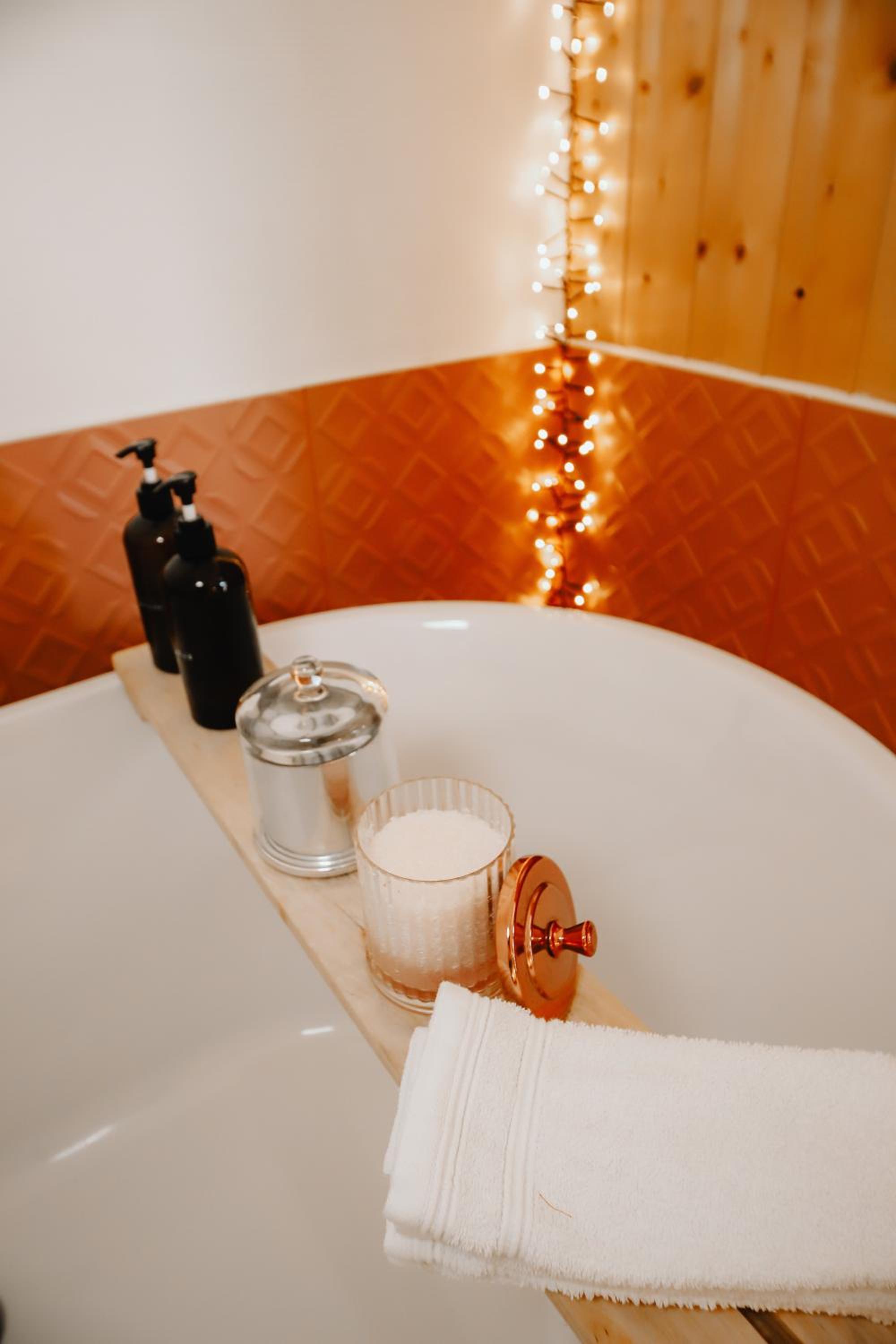 Coquillages et crustacés, Netflix baignoire îlot chez Ivona Vacances