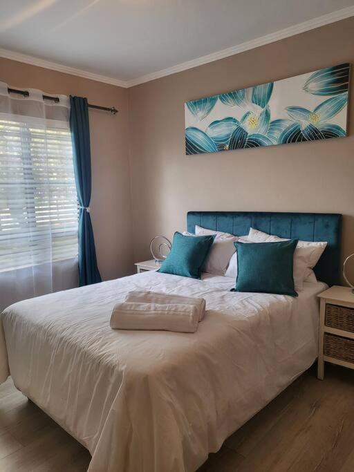 Lovely 2 bedroom rental unit in a golf estate. view 4