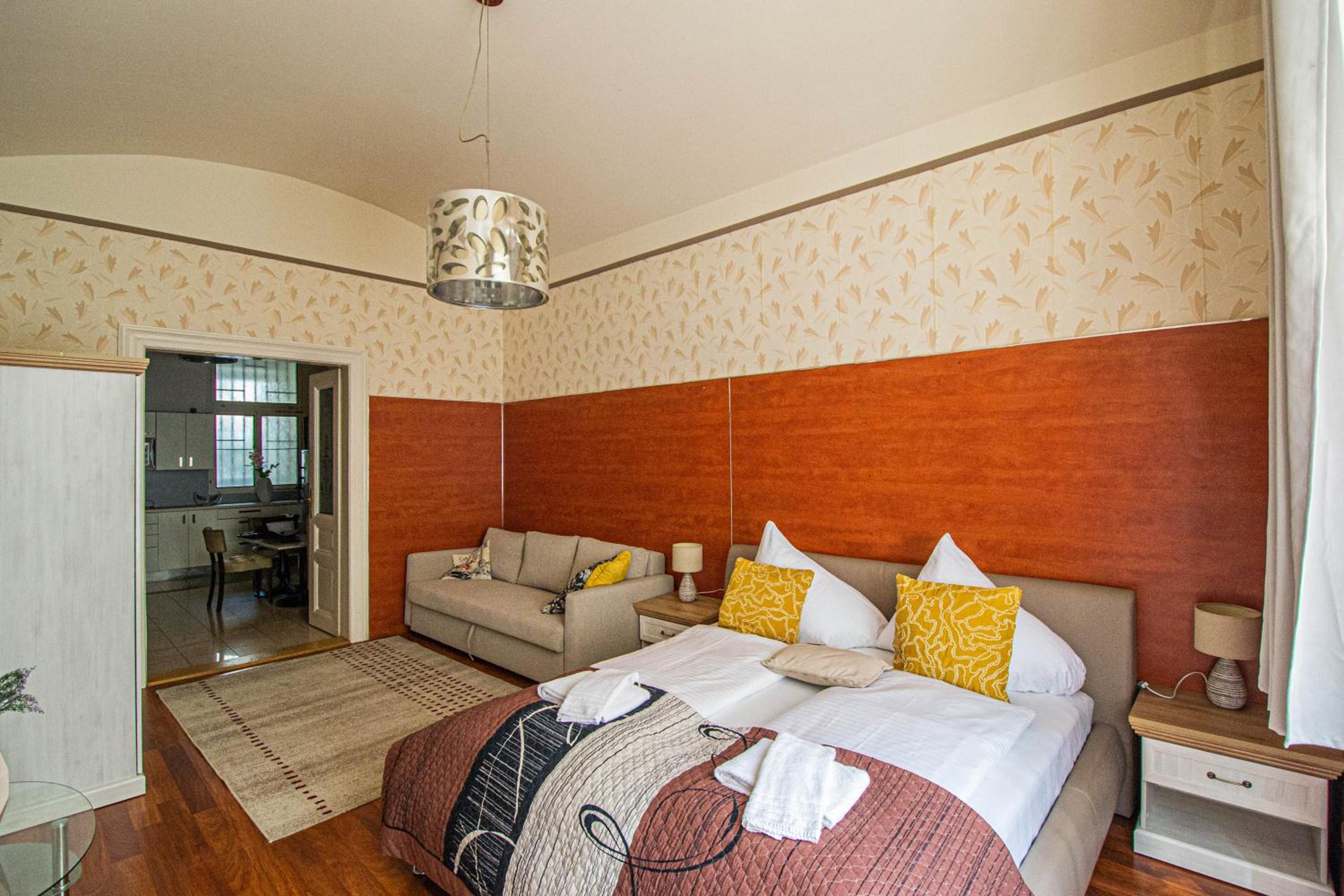 Central 2BDR flat behind Museum