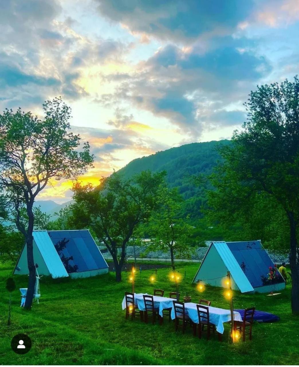 UNDER STARS HOUSE