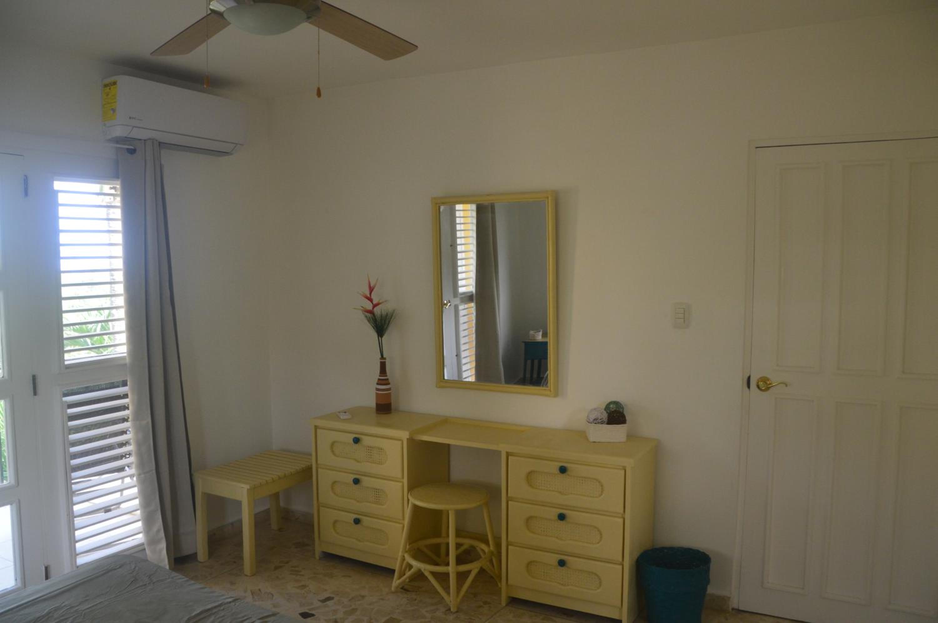 Ocean view one bedroom Trade Winds