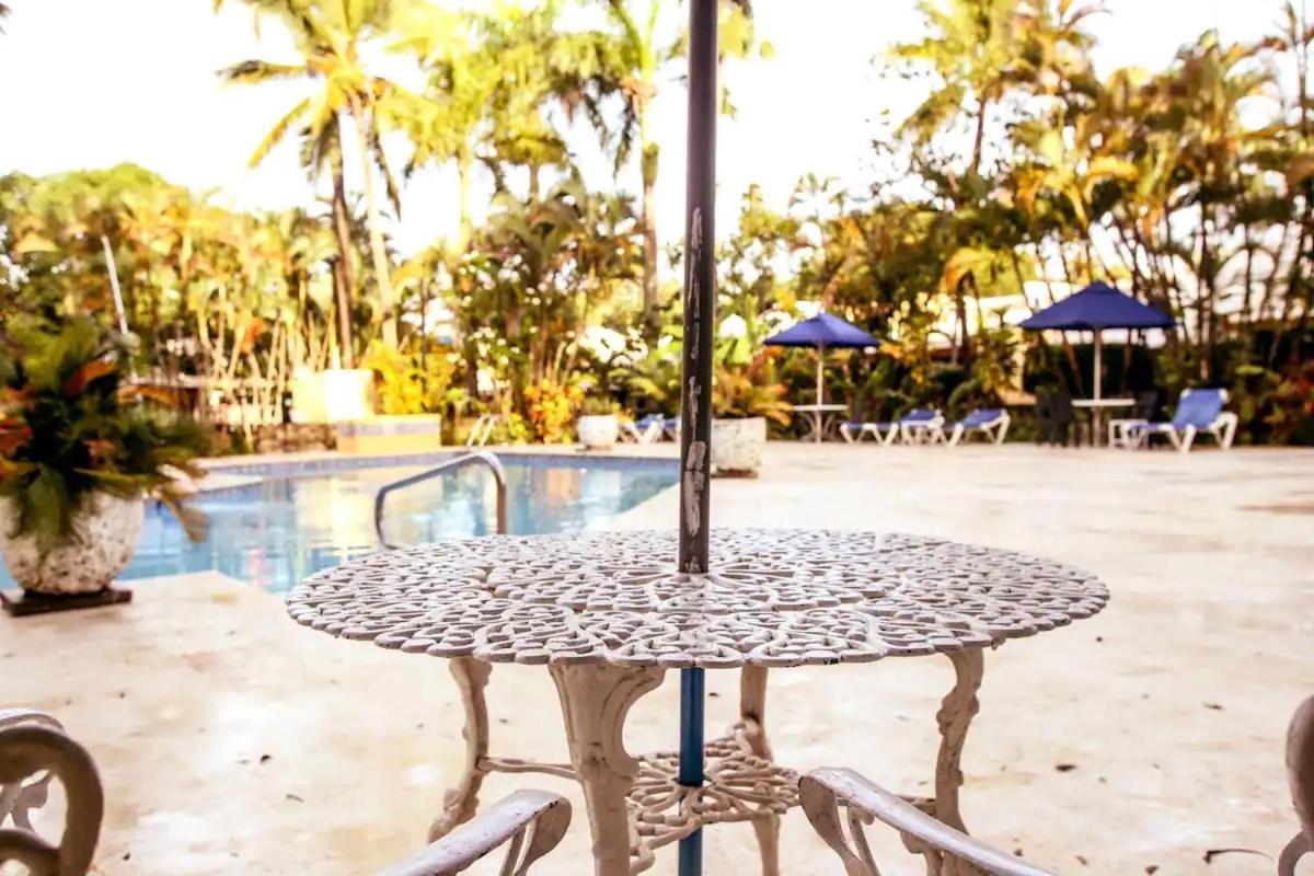 Ocean view one bedroom Trade Winds