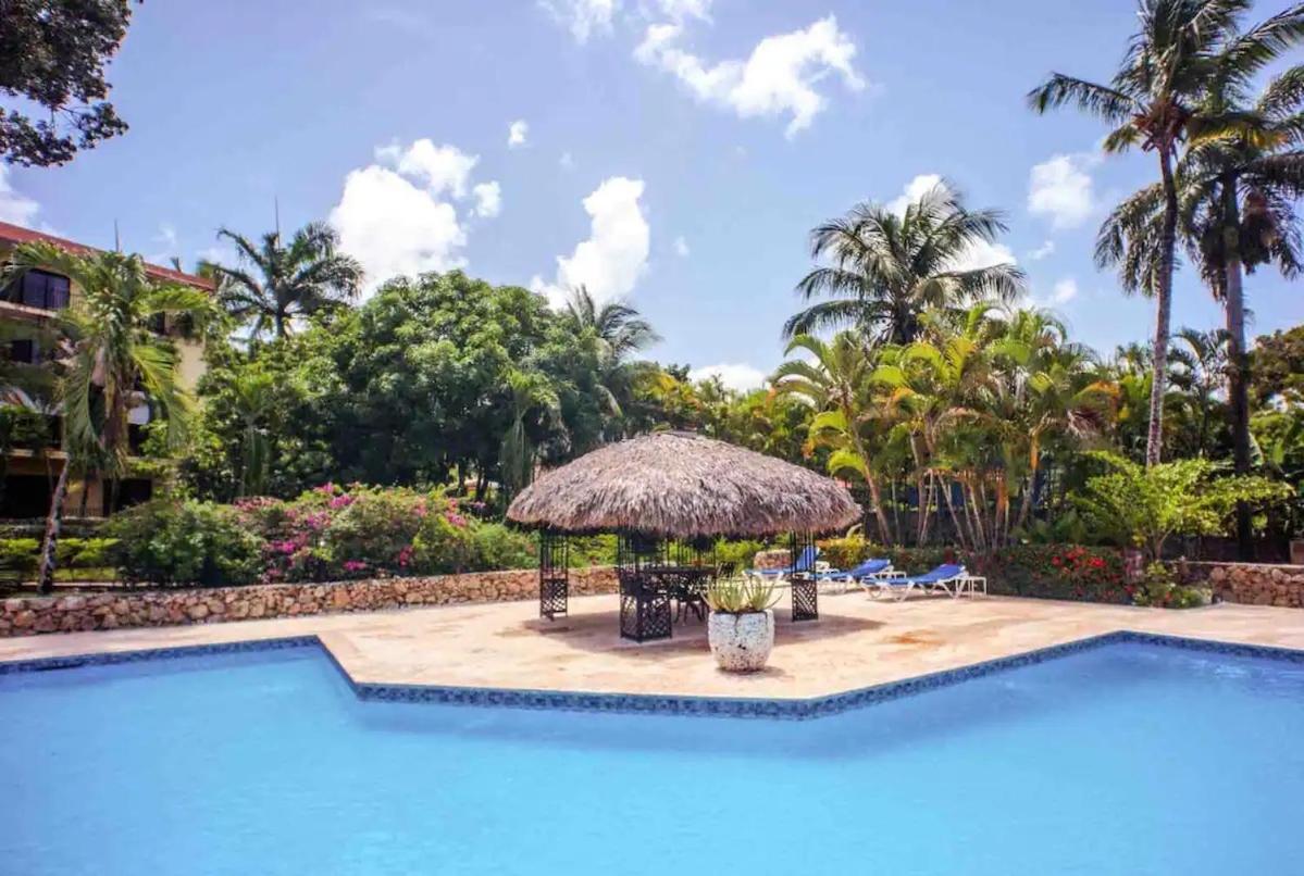 Ocean view one bedroom Trade Winds