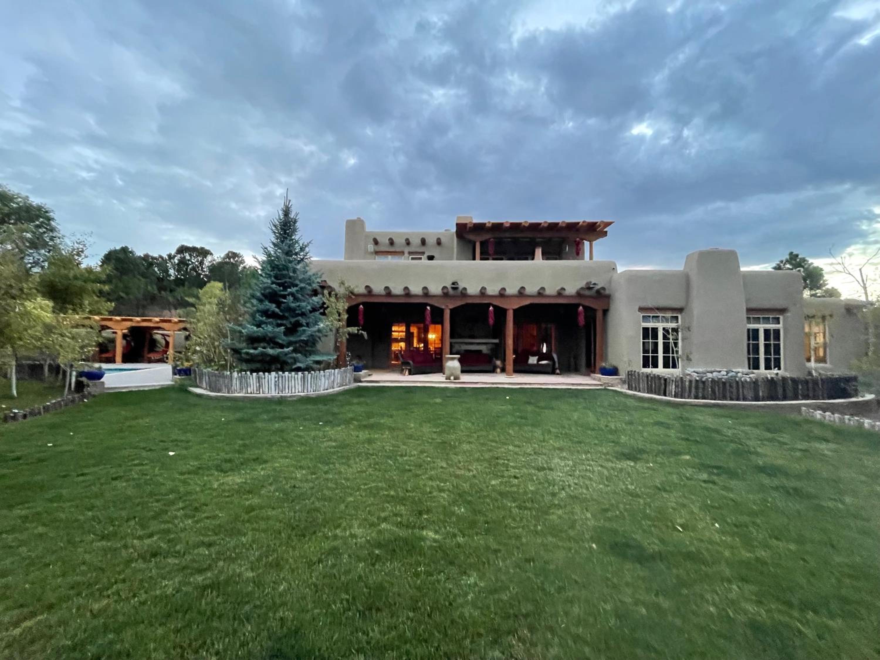 Green Acres Santa Fe 8 mins from plaza! view 3
