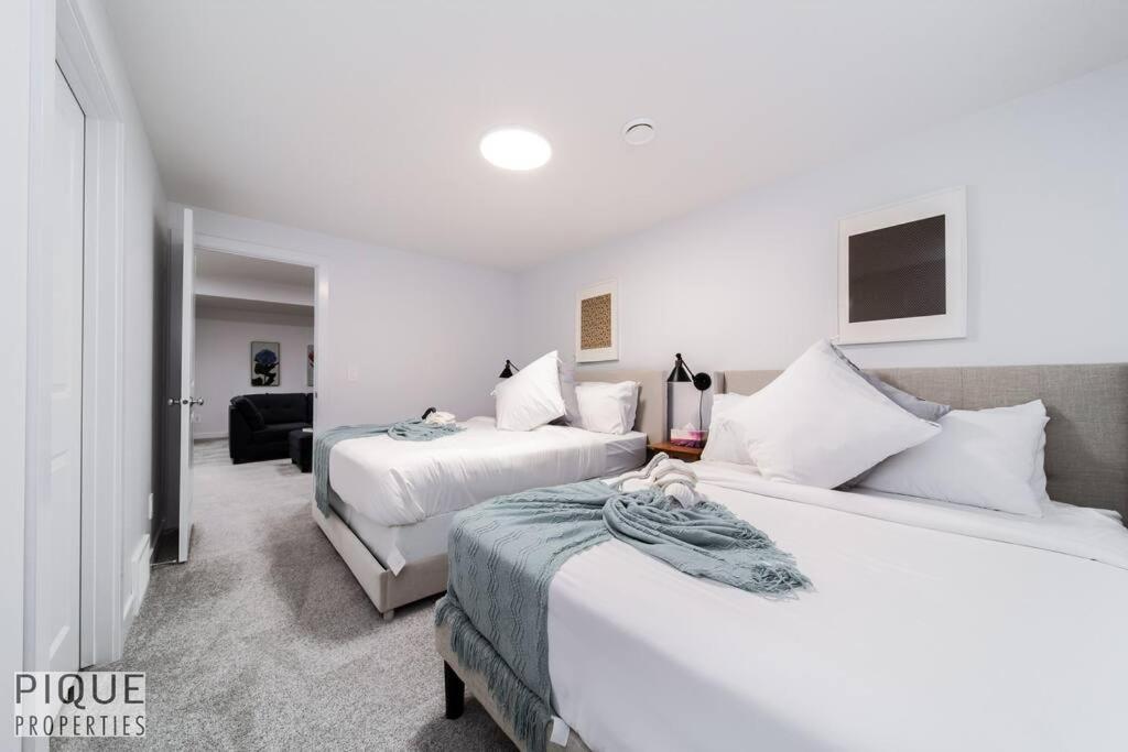 Urban Utopia - Hot Tub - King Bed - BBQ - Sleeps 16 - Garage