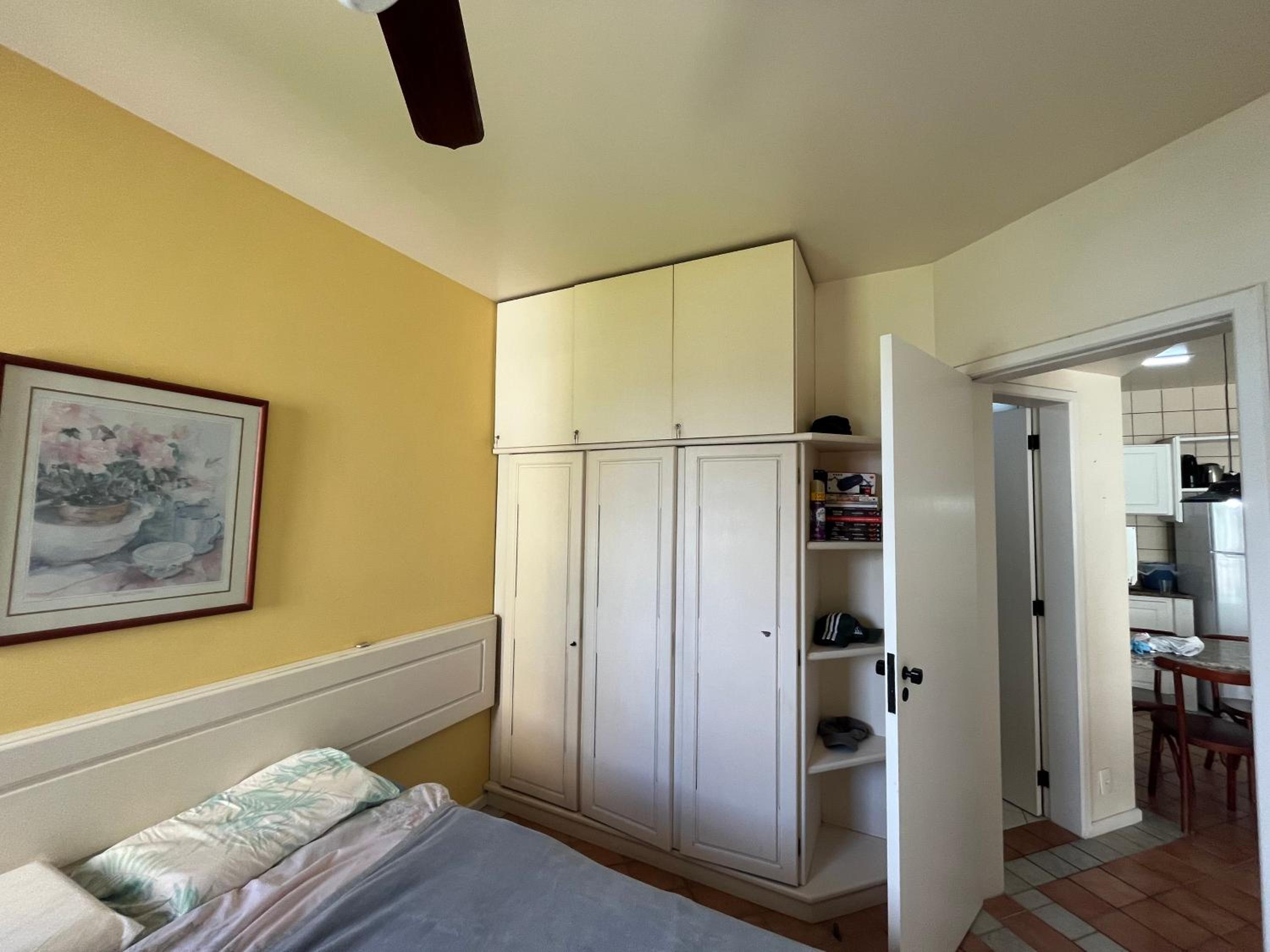 C148 Lindo apartamento em condomínio de frente para o mar
