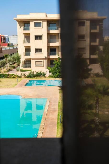 Magnifique appart vue piscine