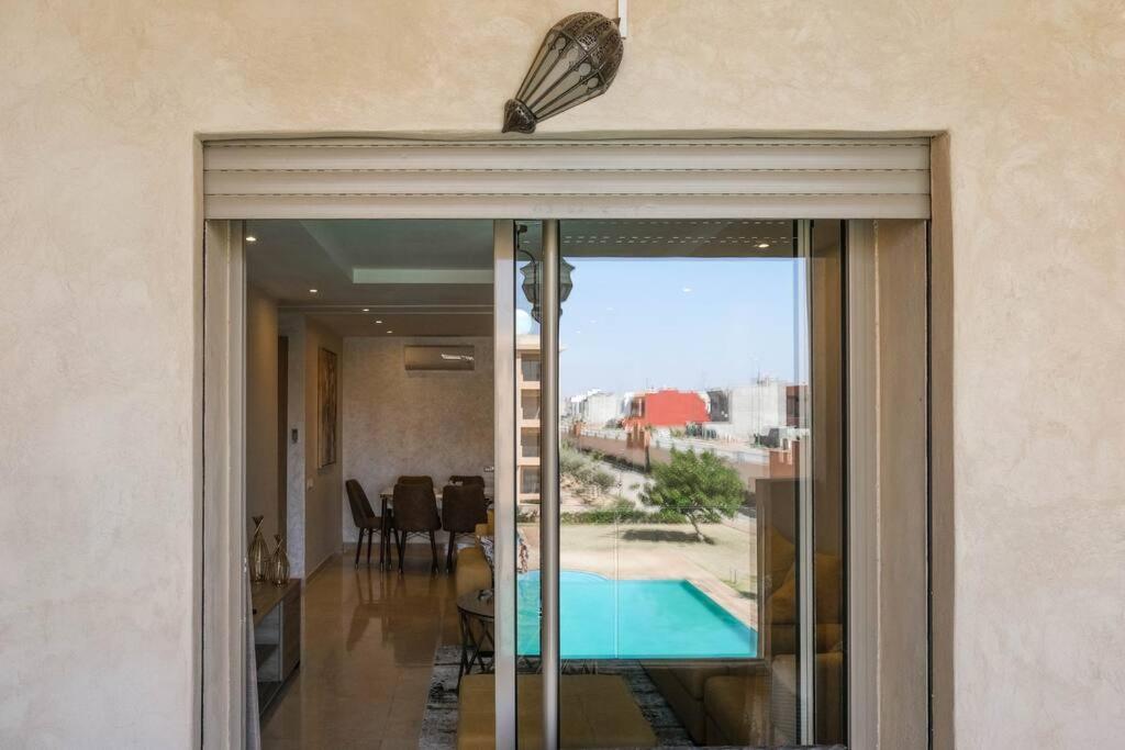 Magnifique appart vue piscine