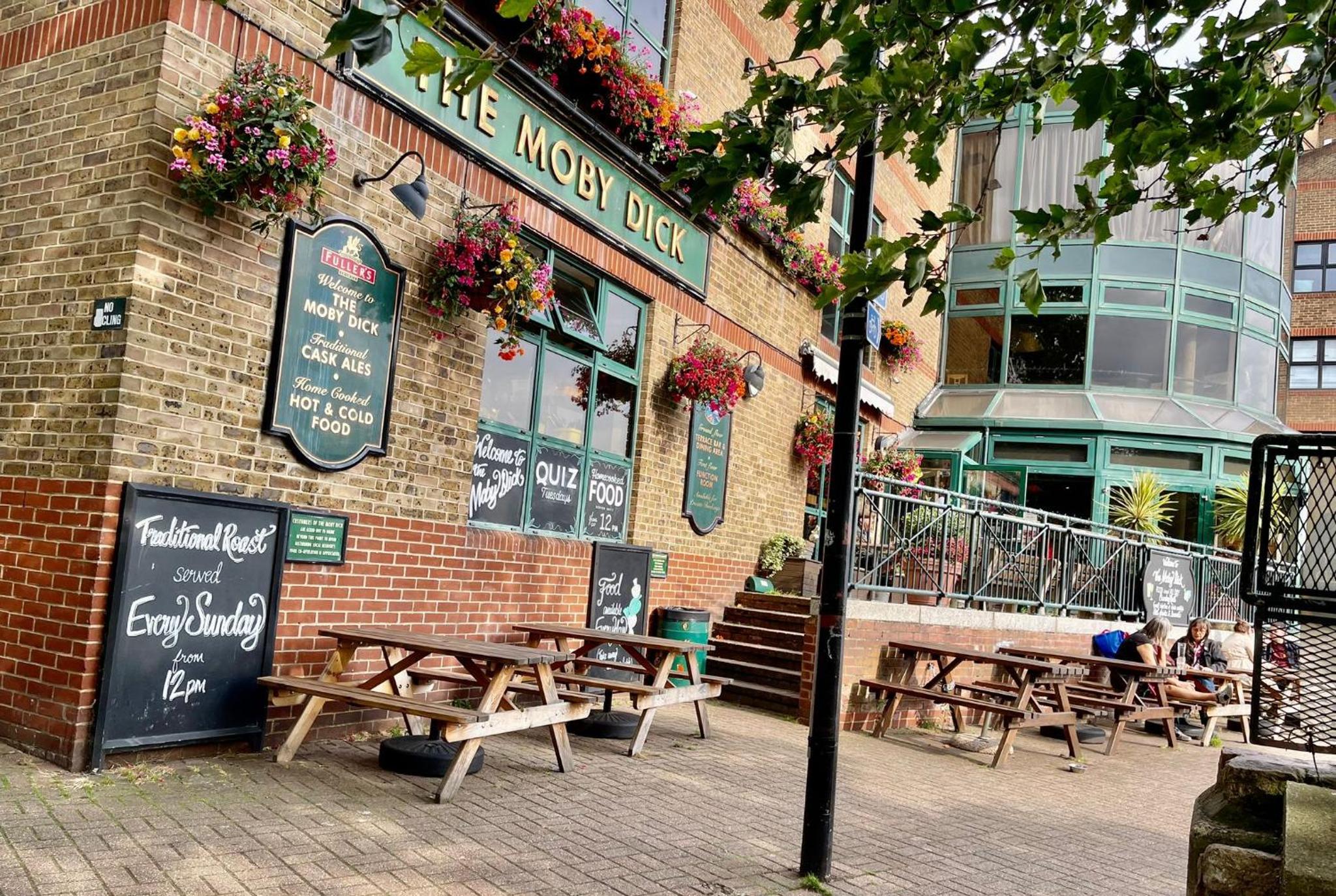 Riverside 3BR with Easy Transport 20mins to City Centre