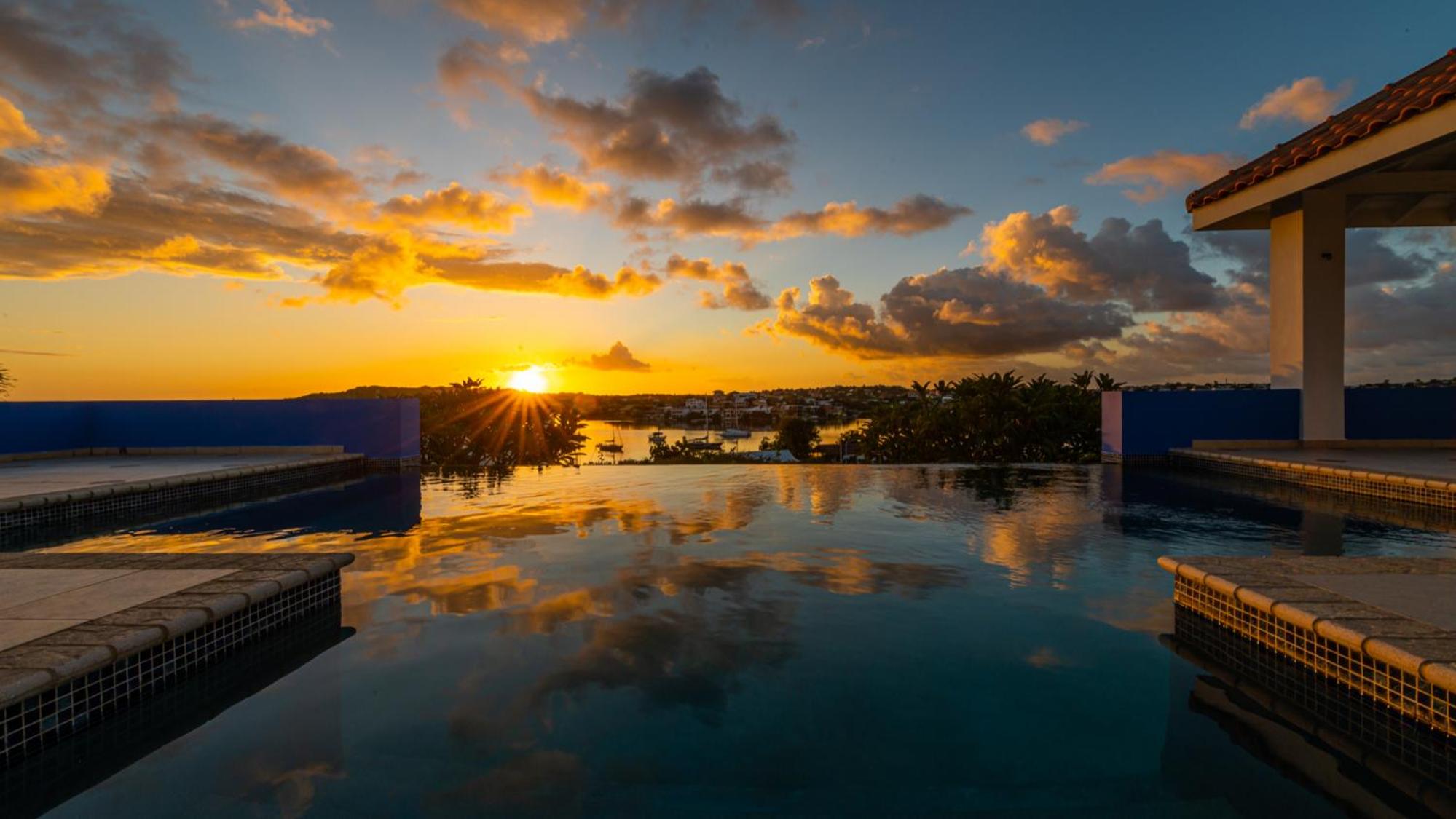 Villa Star Beach - Private pool and sea view!