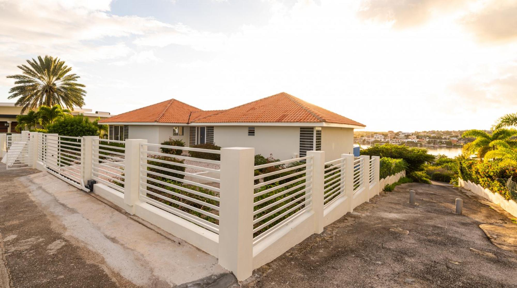 Villa Star Beach - Private pool and sea view!