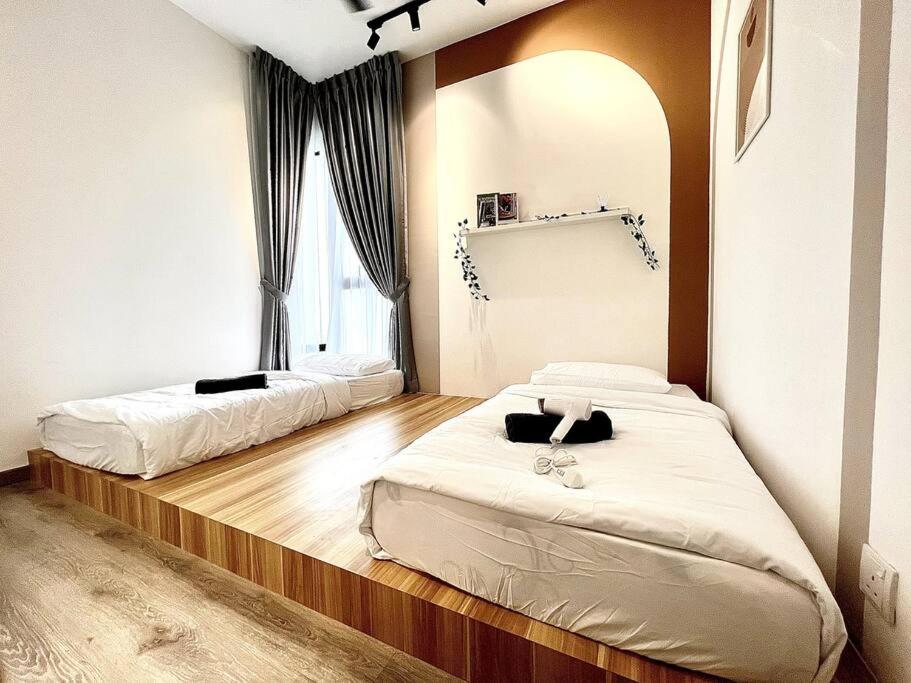 Midvalley Mosaic Southkey Muji w 3BR bathtub by Our Stay