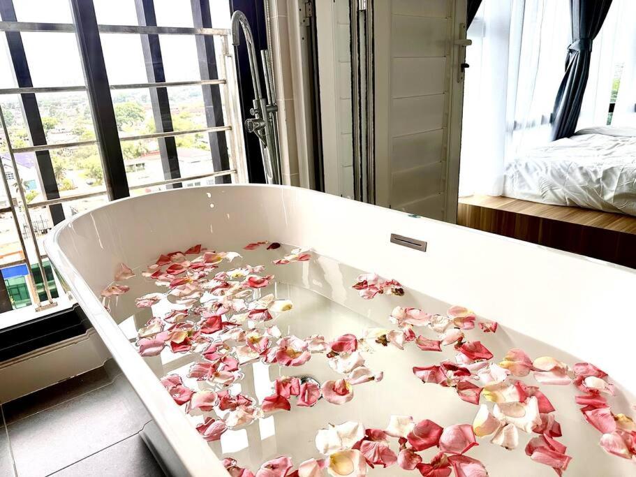 Midvalley Mosaic Southkey Muji w 3BR bathtub by Our Stay