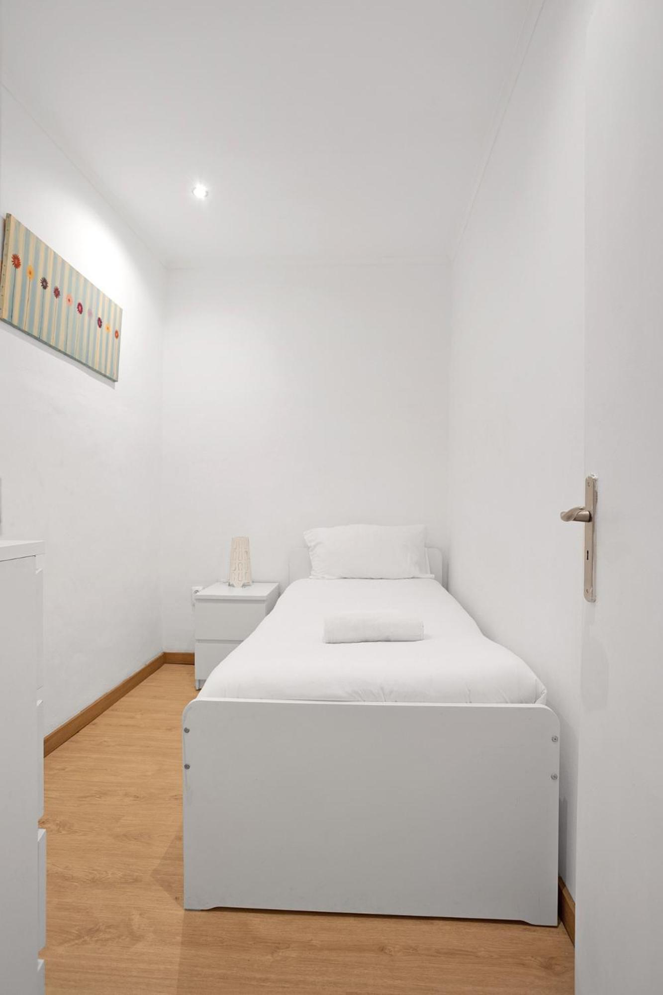 Group-Friendly Apt in the Heart of Bairro Alto view 5