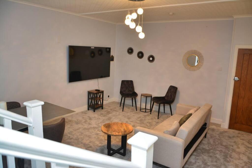 Crondall Stores Flat