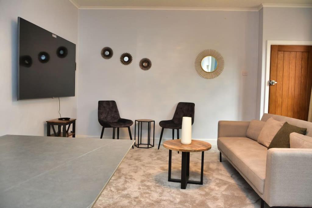 Crondall Stores Flat