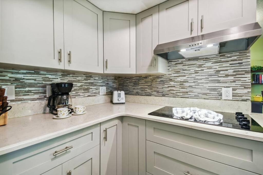 TRANQUILITY! PRIVATE Gated Estate! Boats, RVs OK! Has Separate Apt, Fishing, Hiking, LOW Rates! view 4