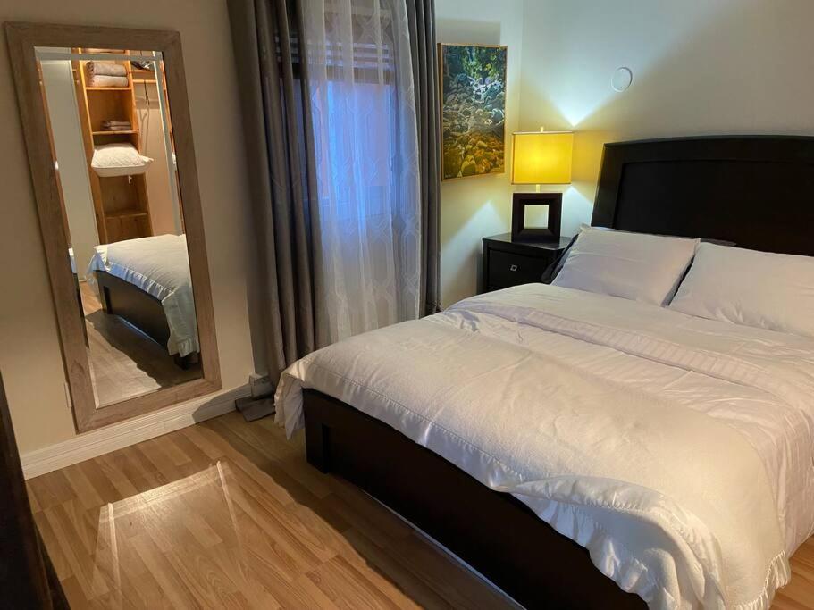 Adorable 2-bedroom guesthouse with free parking