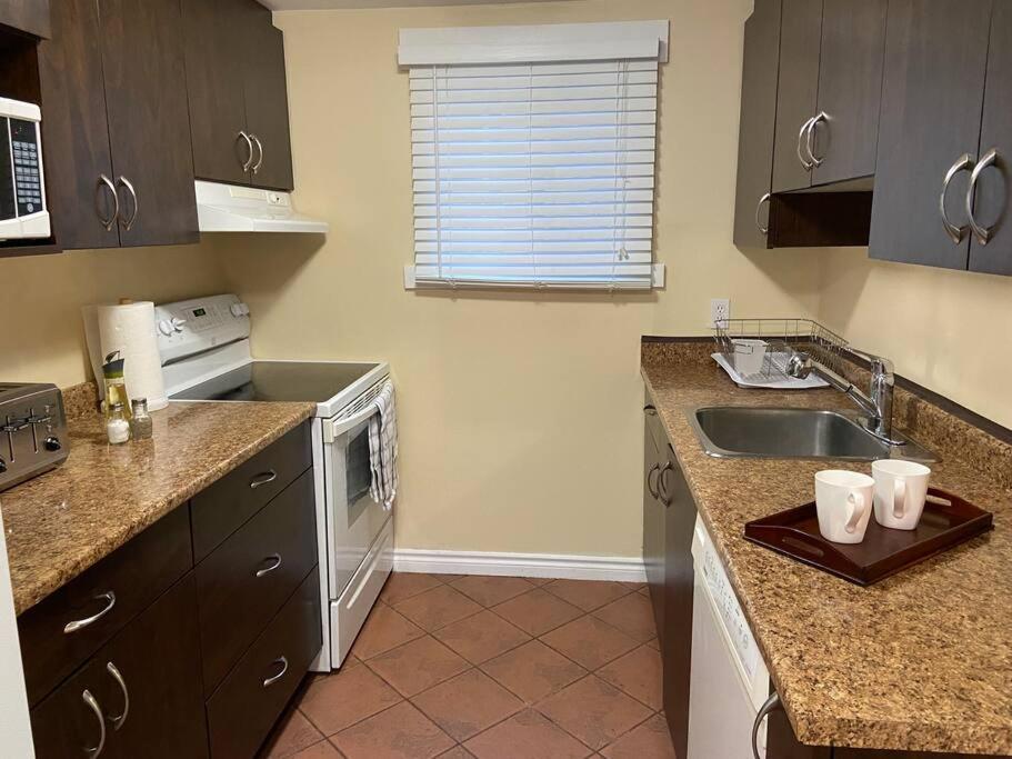 Adorable 2-bedroom guesthouse with free parking
