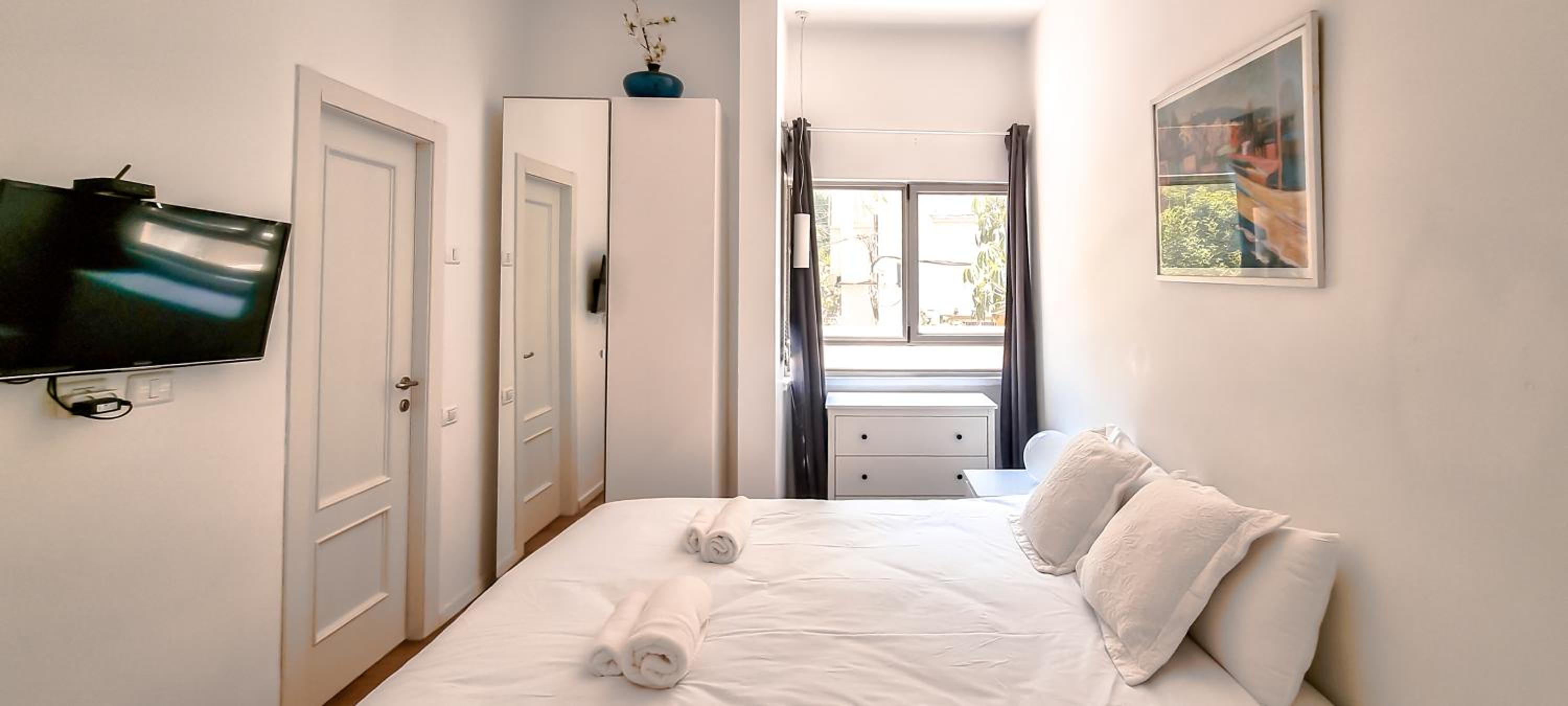 BnbIsrael Apartments - Gordon Colorful view 2