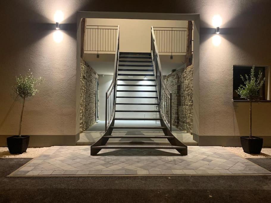 Loft blanc (baignoire balnéo et sauna)