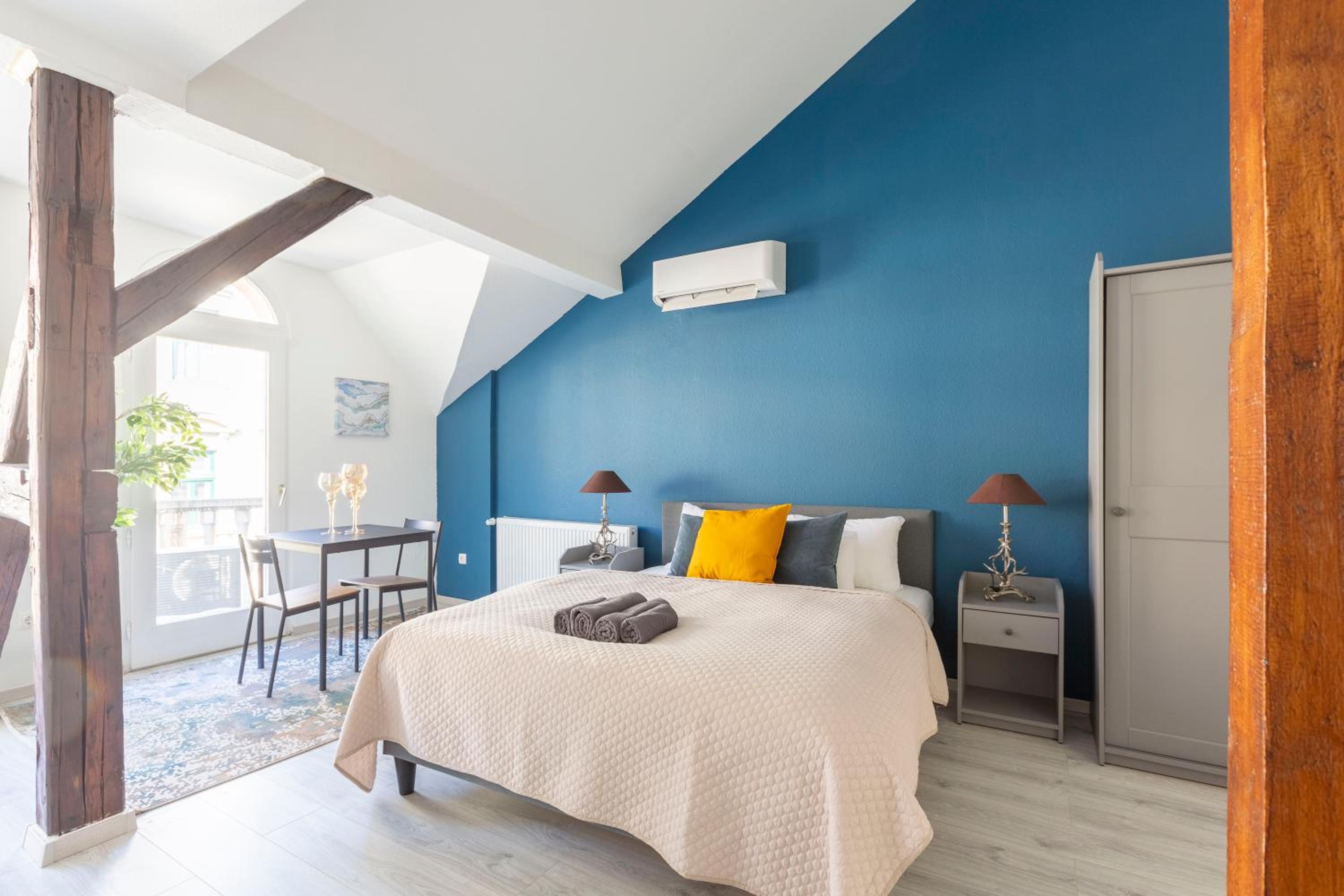 Rustic Central Studios by LH view 5