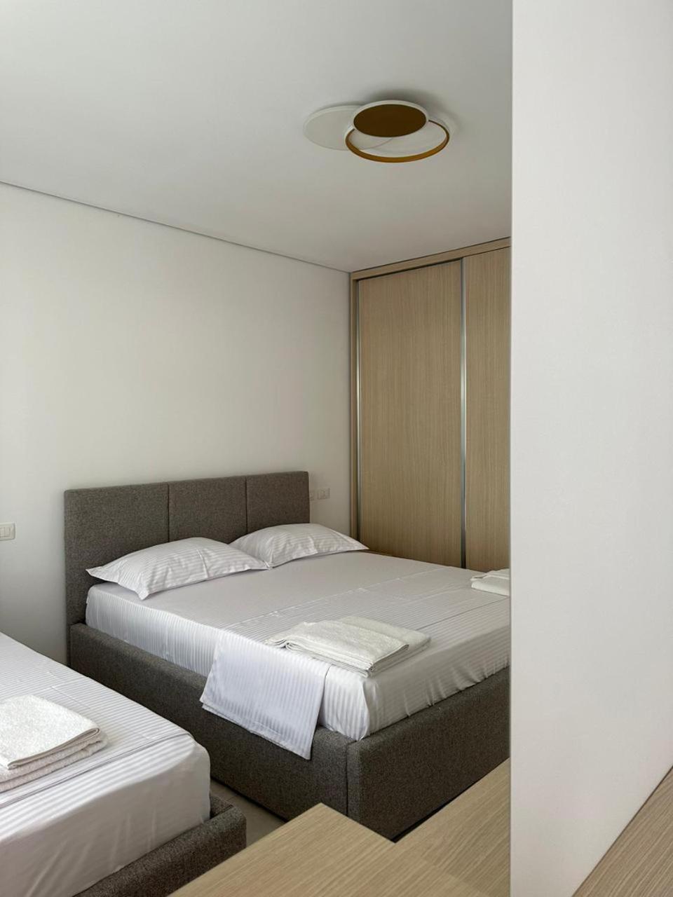 EME APARTMENTS - Kompleksi San Pietro, Gjiri i Lalzit