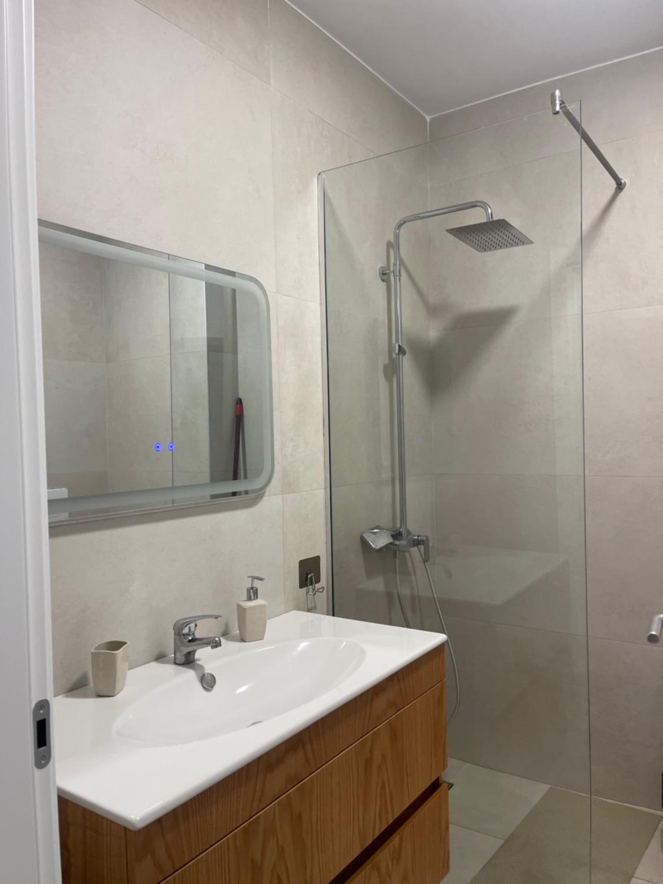 EME APARTMENTS - Kompleksi San Pietro, Gjiri i Lalzit