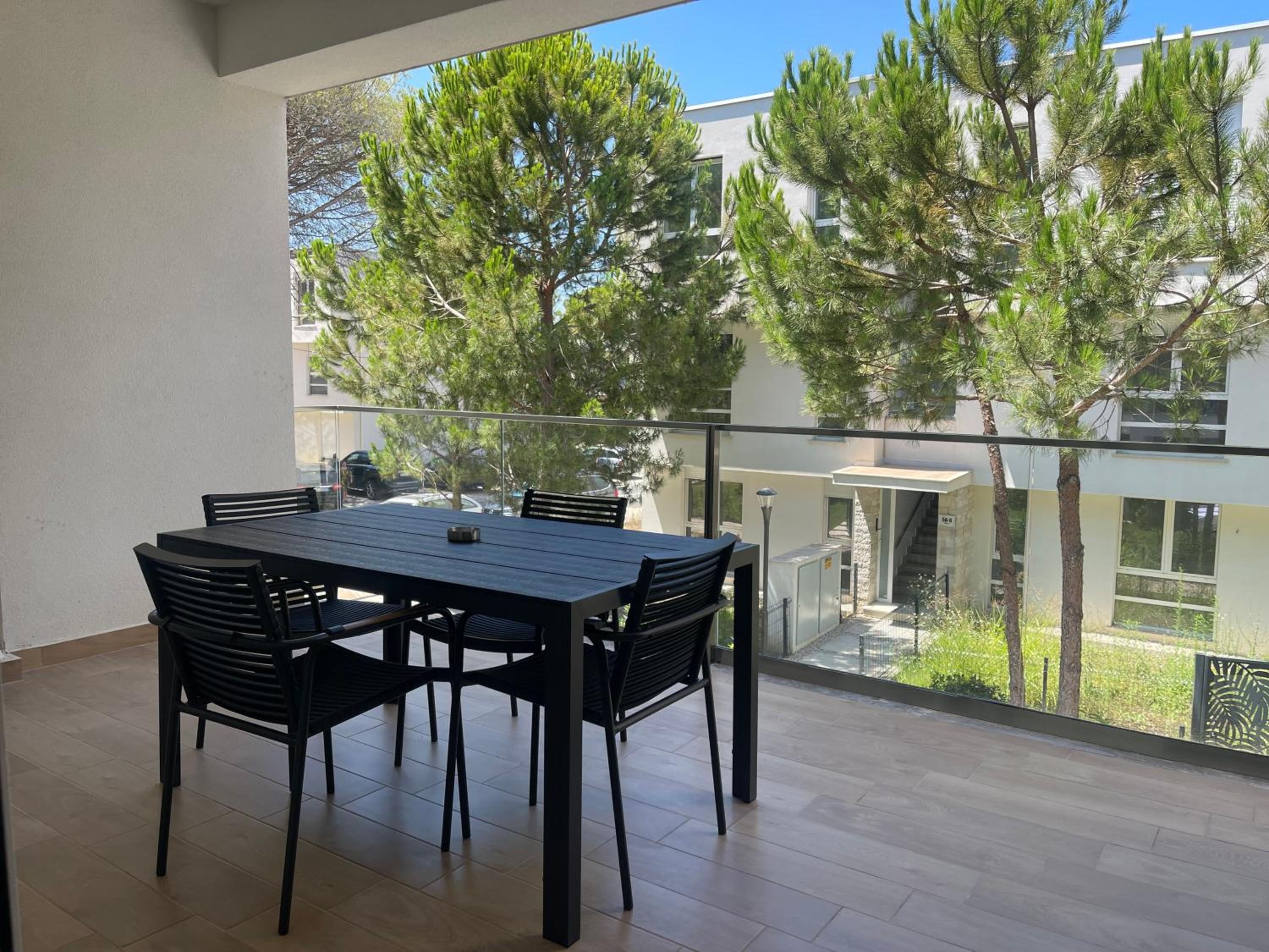 EME APARTMENTS - Kompleksi San Pietro, Gjiri i Lalzit