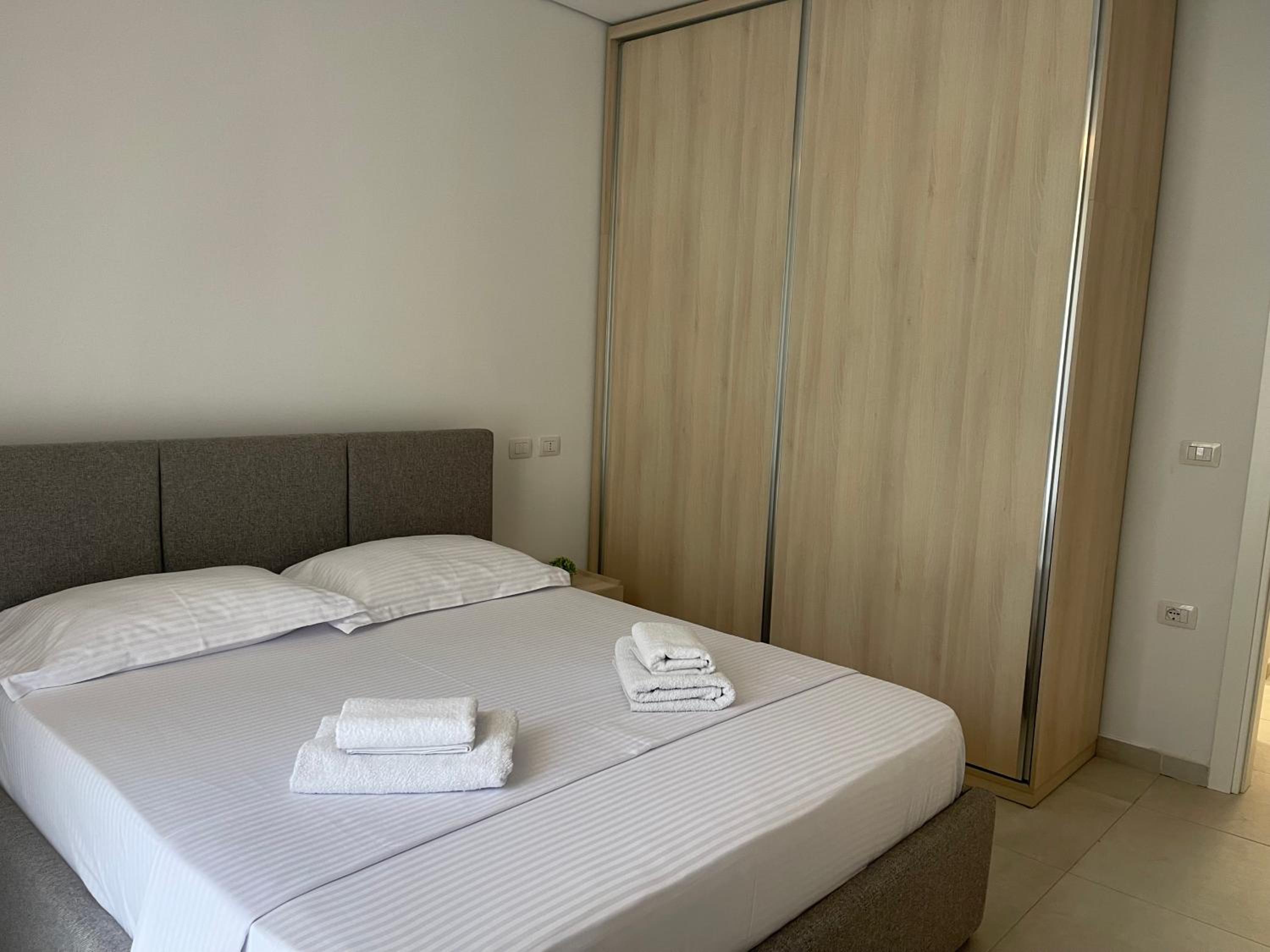 EME APARTMENTS - Kompleksi San Pietro, Gjiri i Lalzit