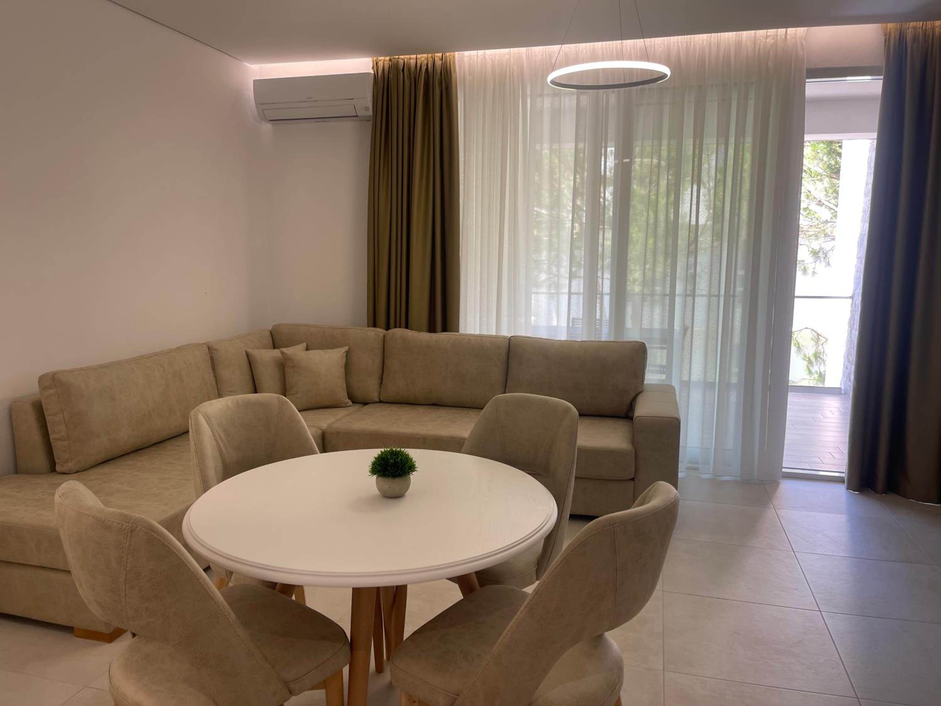 EME APARTMENTS - Kompleksi San Pietro, Gjiri i Lalzit