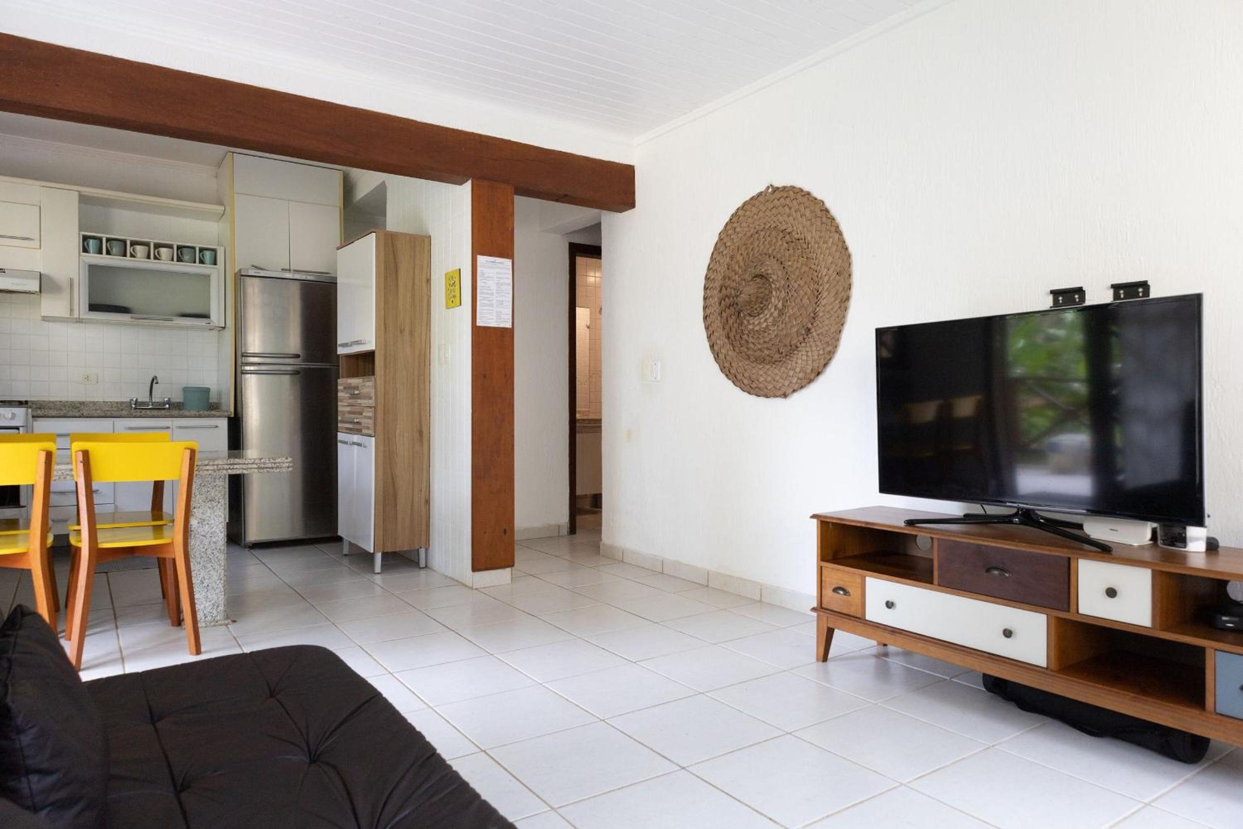 Flats de 1 e 2 dorm a 50m da Praia Maresias - Cond Lazer Completo