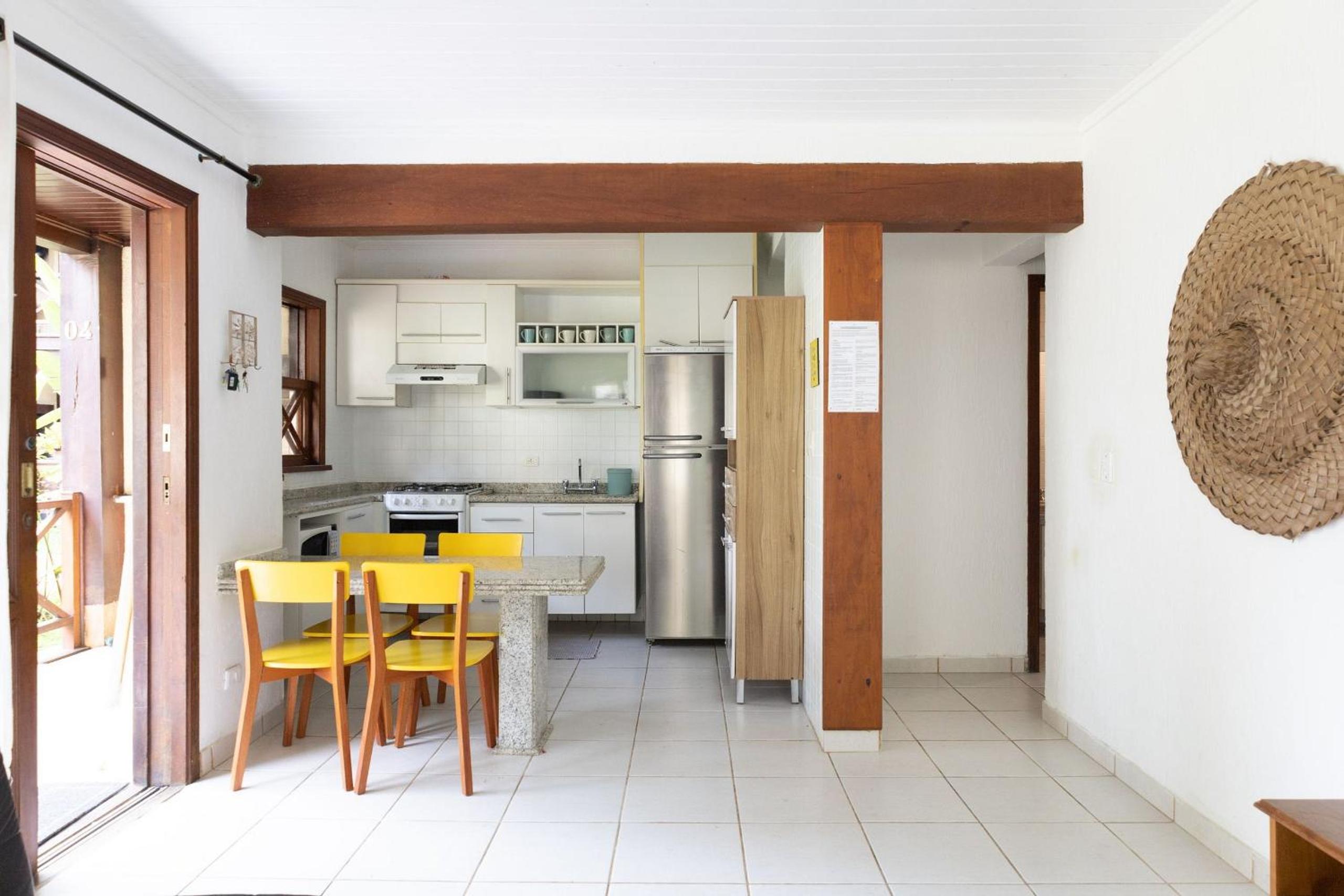 Flats de 1 e 2 dorm a 50m da Praia Maresias - Cond Lazer Completo