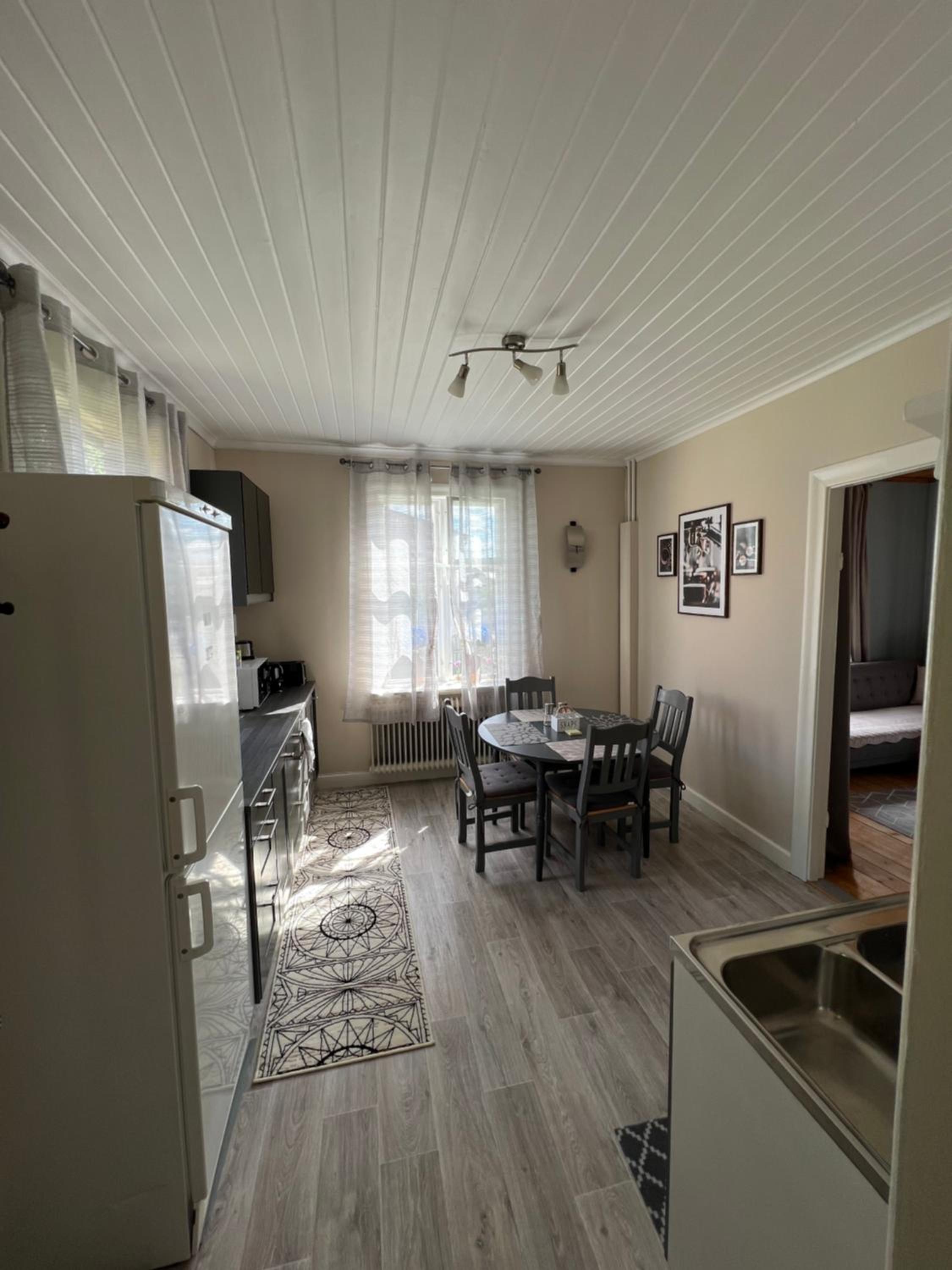 1 bedroom apartment, whole flat view 3