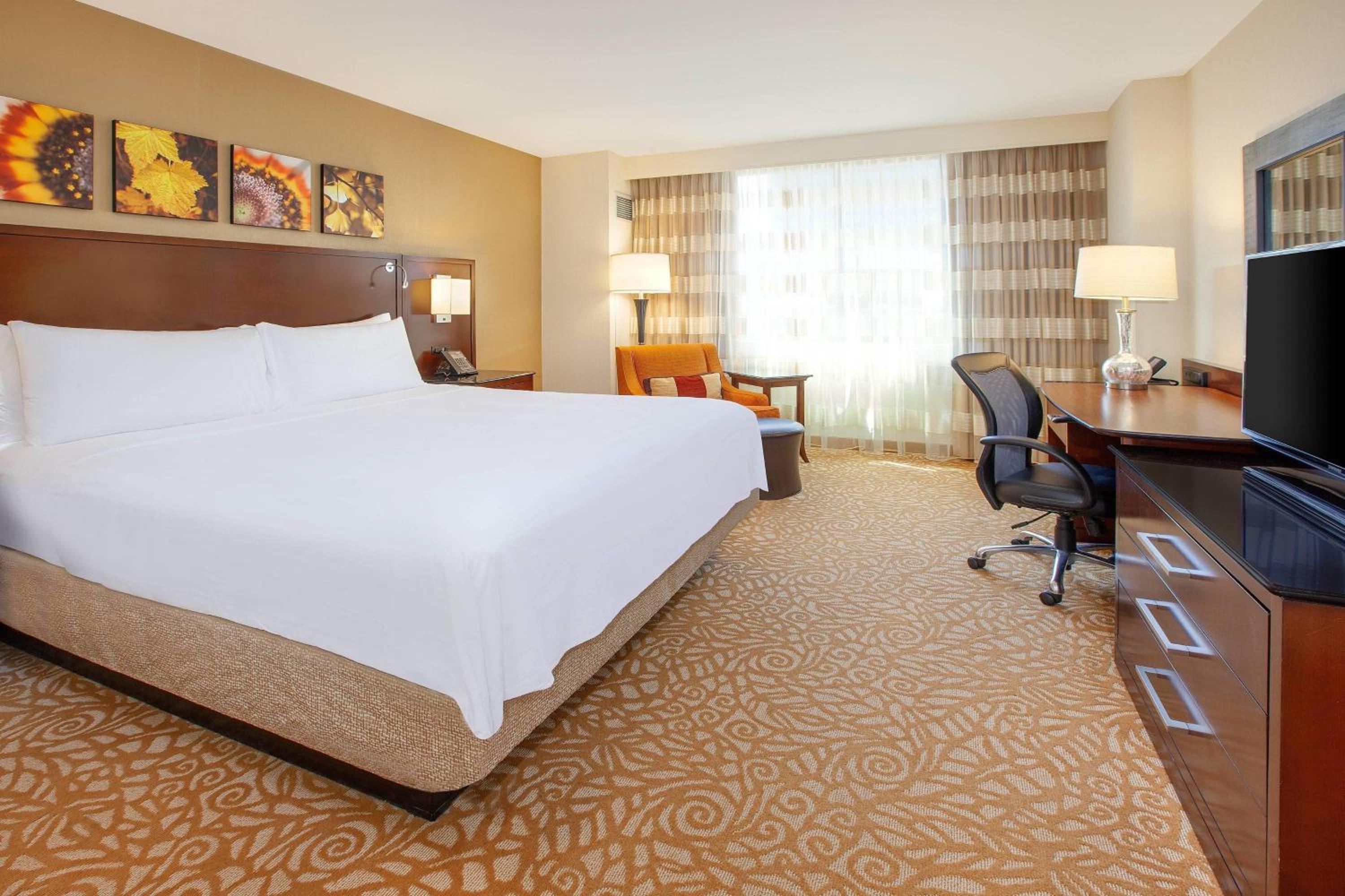 Milwaukee Vacations - Milwaukee Marriott Downtown - Property Image 1