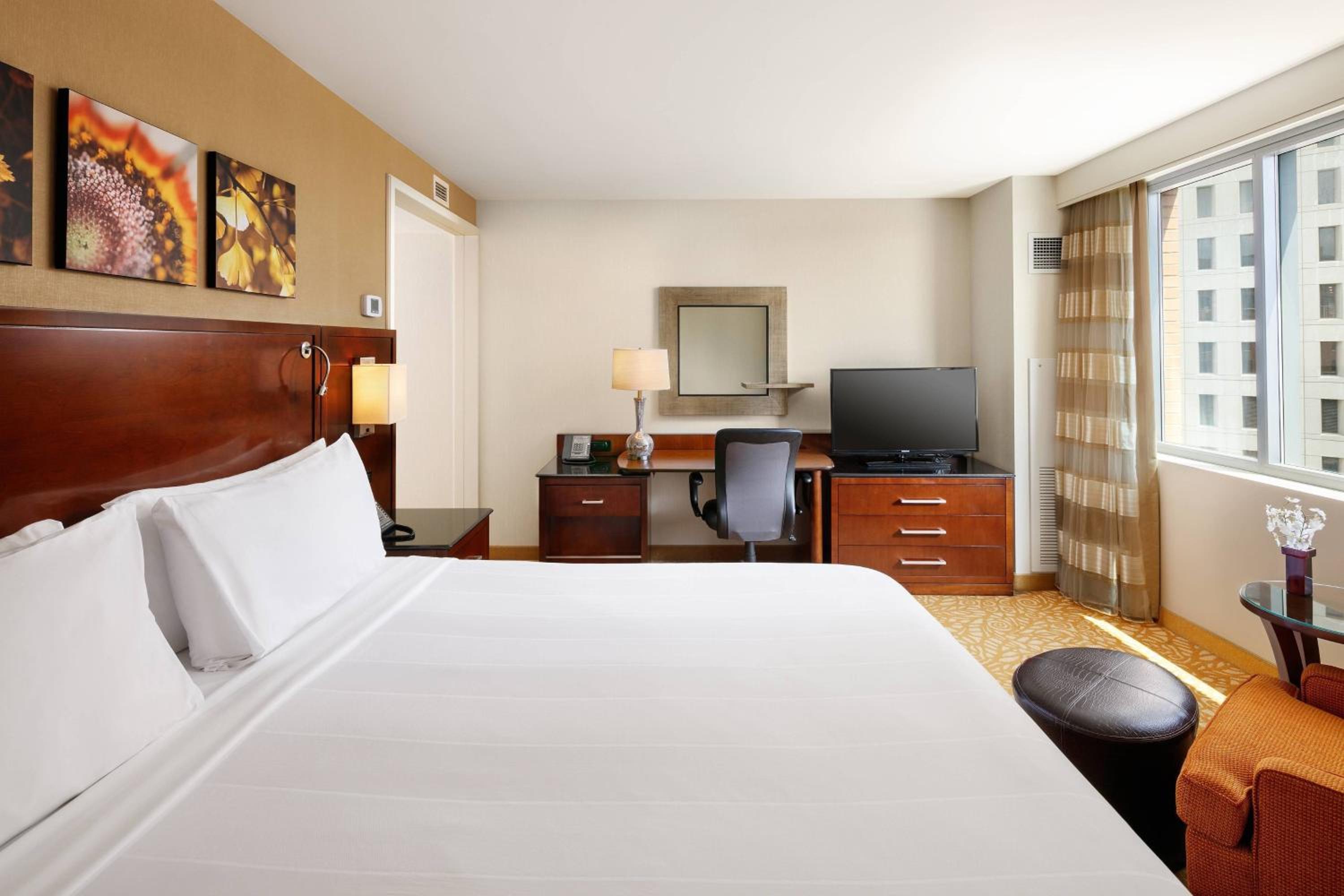 Milwaukee Vacations - Milwaukee Marriott Downtown - Property Image 15
