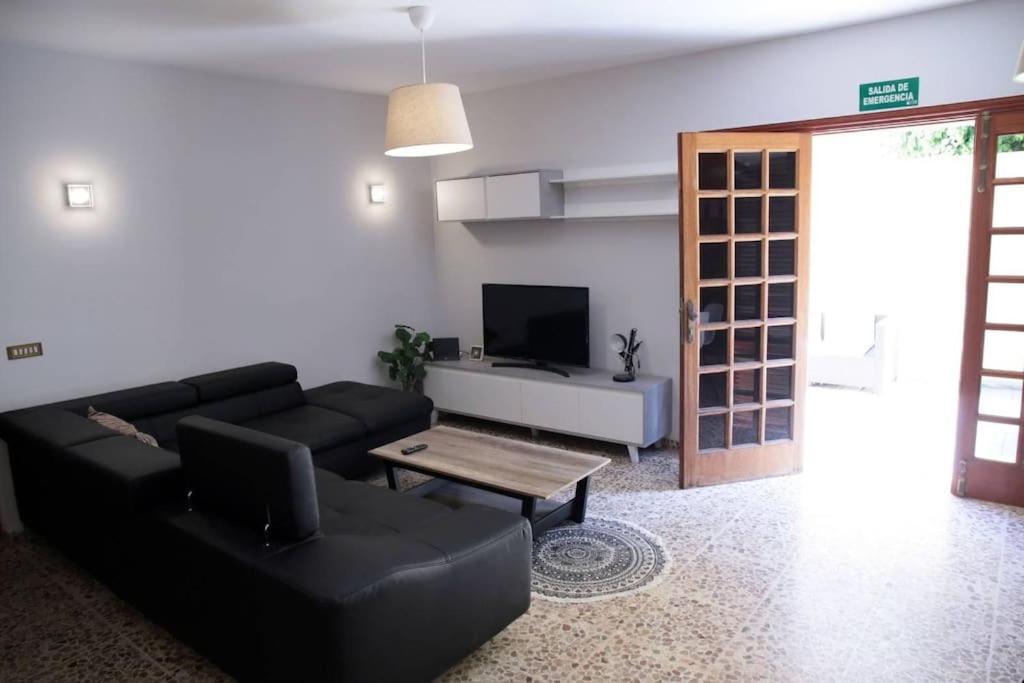 Amplia casa 5 habitaciones en Santa Cruz con zona para trabajar view 3