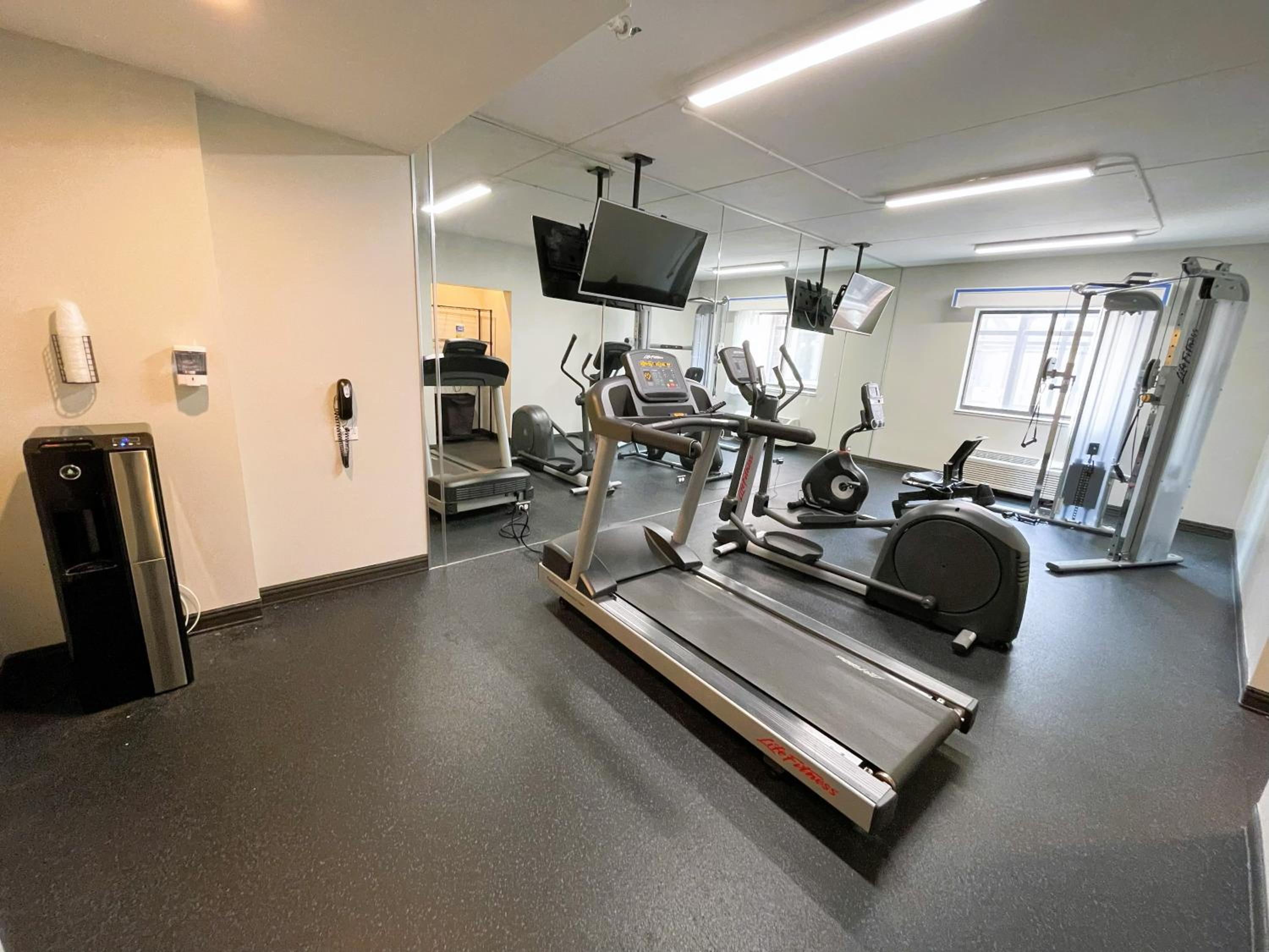 Comfort Inn Suites Mundelein-Vernon Hills - Property Image 17