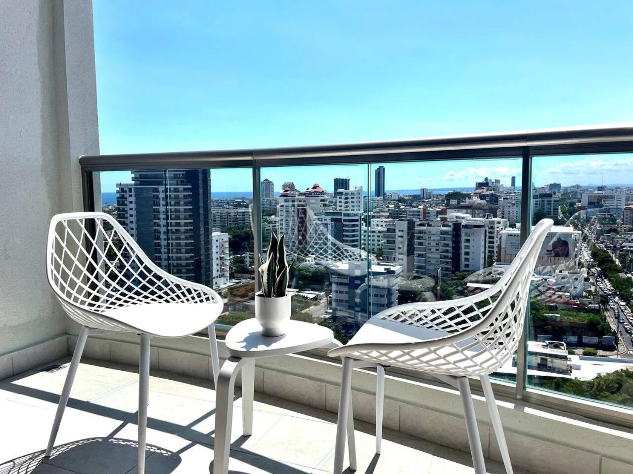 SuiteDeluxe 1 bdr Ocean View, Pool, Saune, GYM apt i 14 view 4