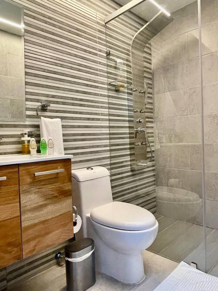 SuiteDeluxe 1 bdr Ocean View, Pool, Saune, GYM apt i 14 view 5