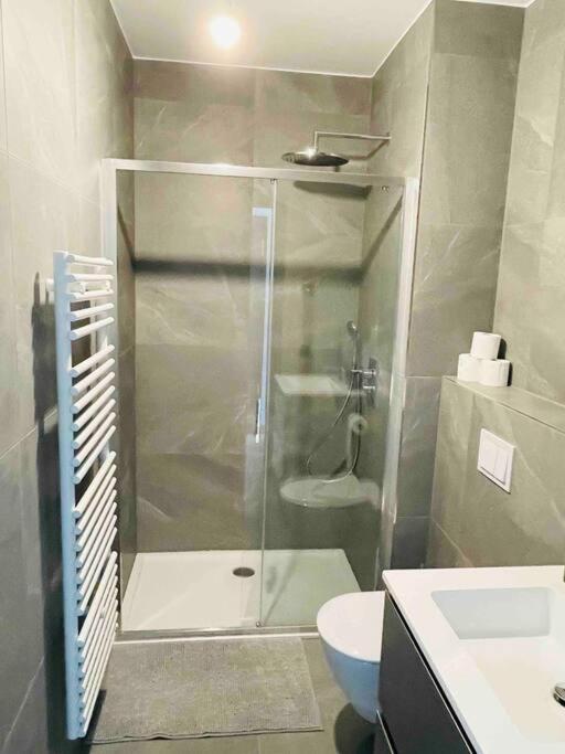 Luxury 2023 Flat in Center With Terrace & Parking- CD4 view 5