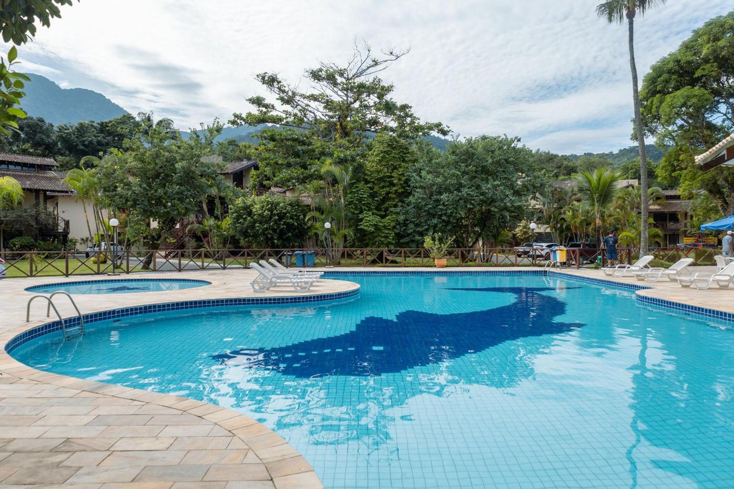 Flats de 1 e 2 dorm a 50m da Praia Maresias - Cond Lazer Completo