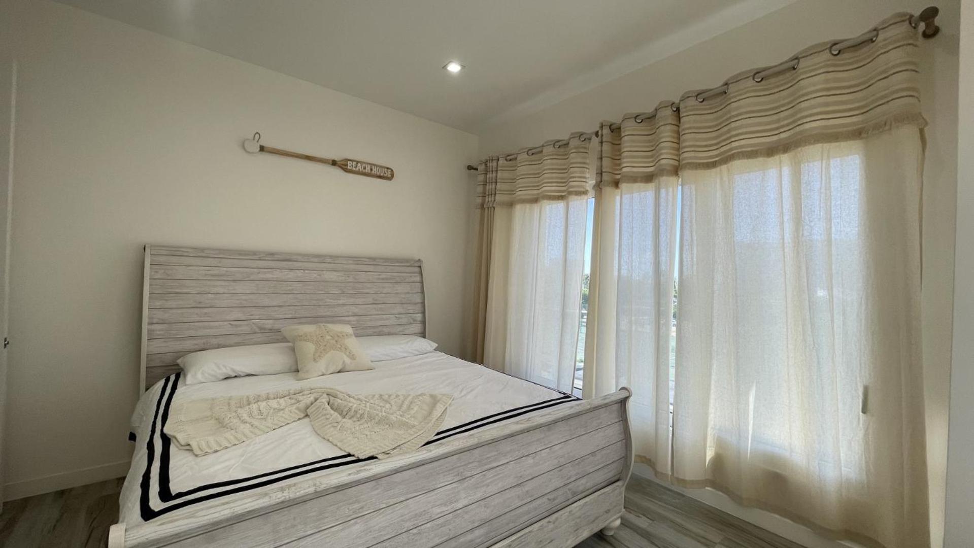 The Cove - Location is everything! - Luxurious - Free parking